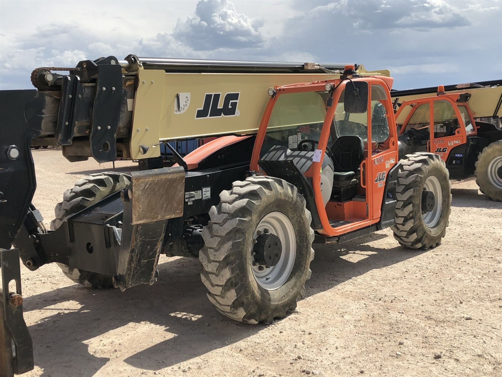 2017 JLG 1055 Telehandler, s/n 160083664, 10,000 Maximum Lift Capacity, 55' Maximum Lift Height, - Image 2 of 16