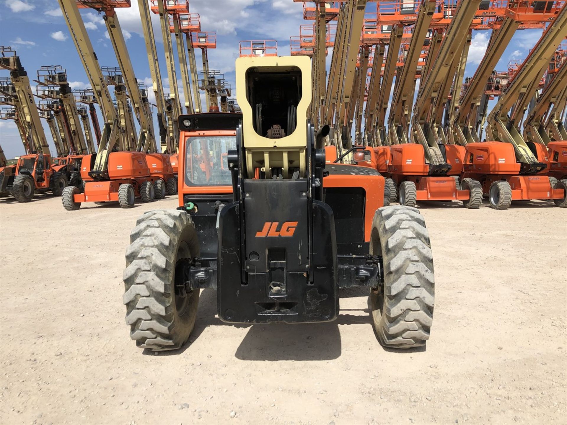 2017 JLG 1055 Telehandler, s/n 160083664, 10,000 Maximum Lift Capacity, 55' Maximum Lift Height, - Image 9 of 16