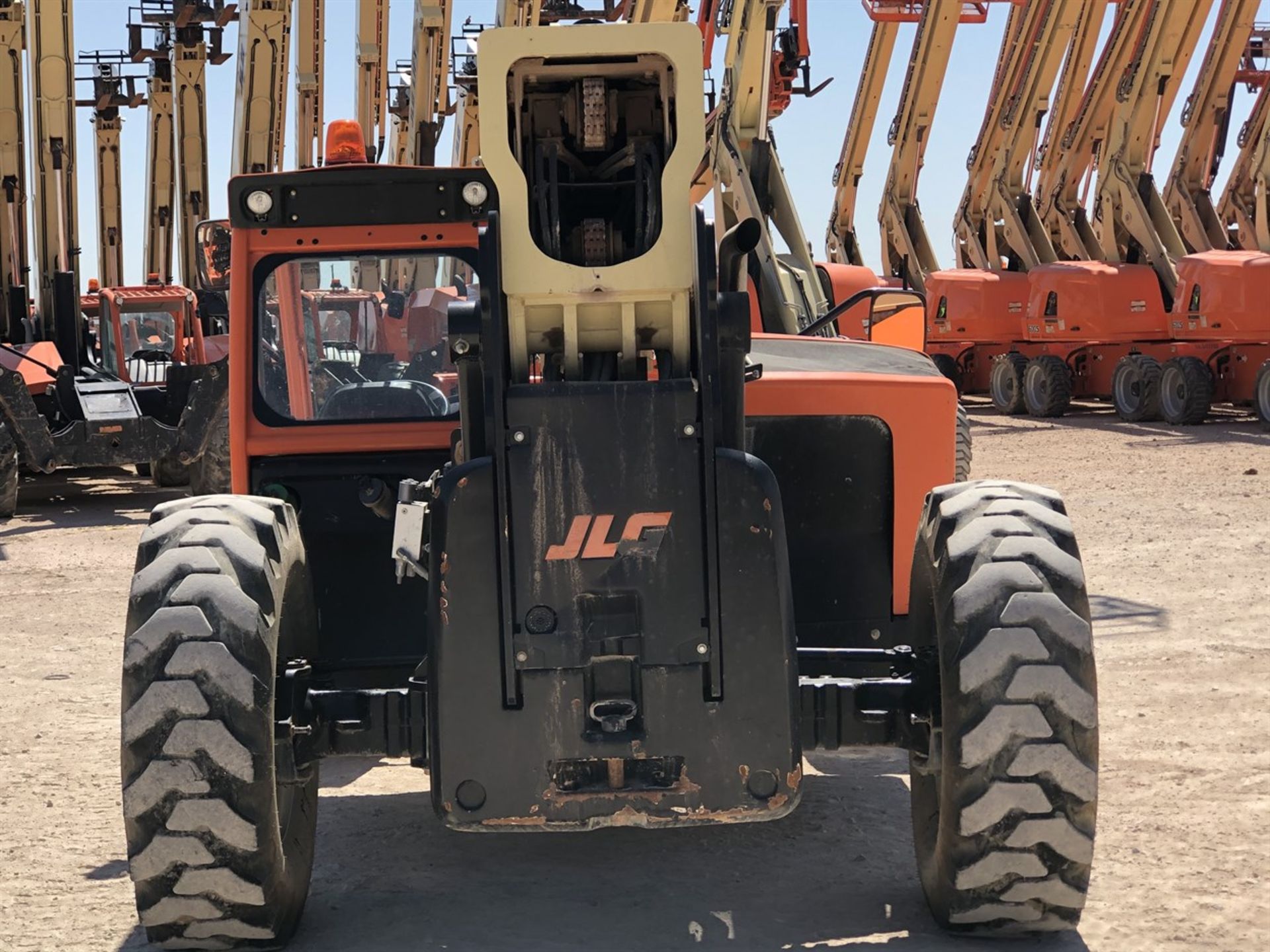 2018 JLG 1055 Telehandler, s/n 160083883, 10,000 Maximum Lift Capacity, 55' Maximum Lift Height, - Image 9 of 17