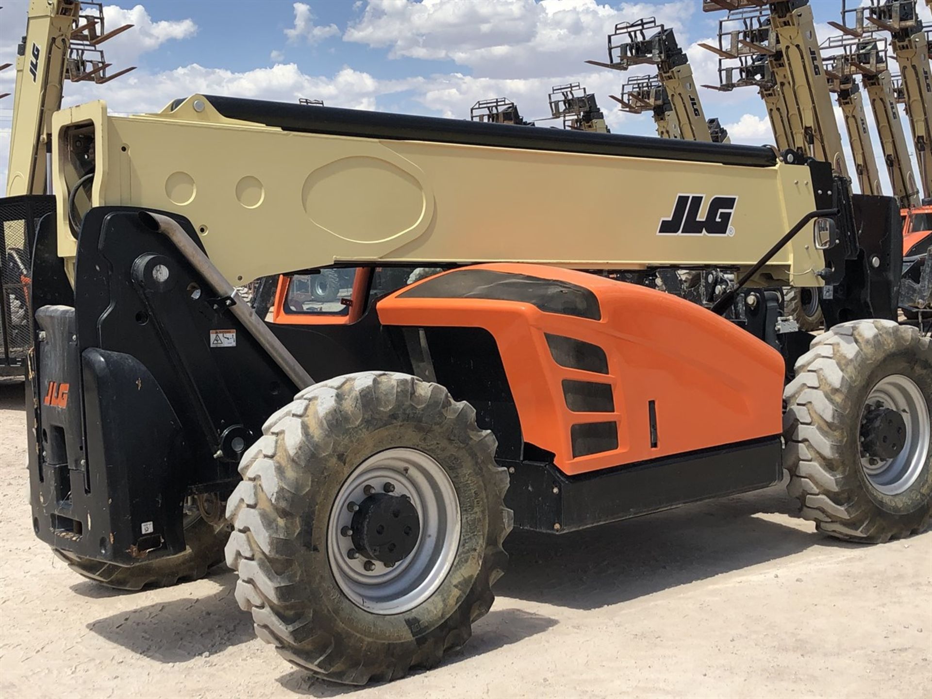 2018 JLG 1055 Telehandler, s/n 160083809, 10,000 Maximum Lift Capacity, 55' Maximum Lift Height, - Image 7 of 16