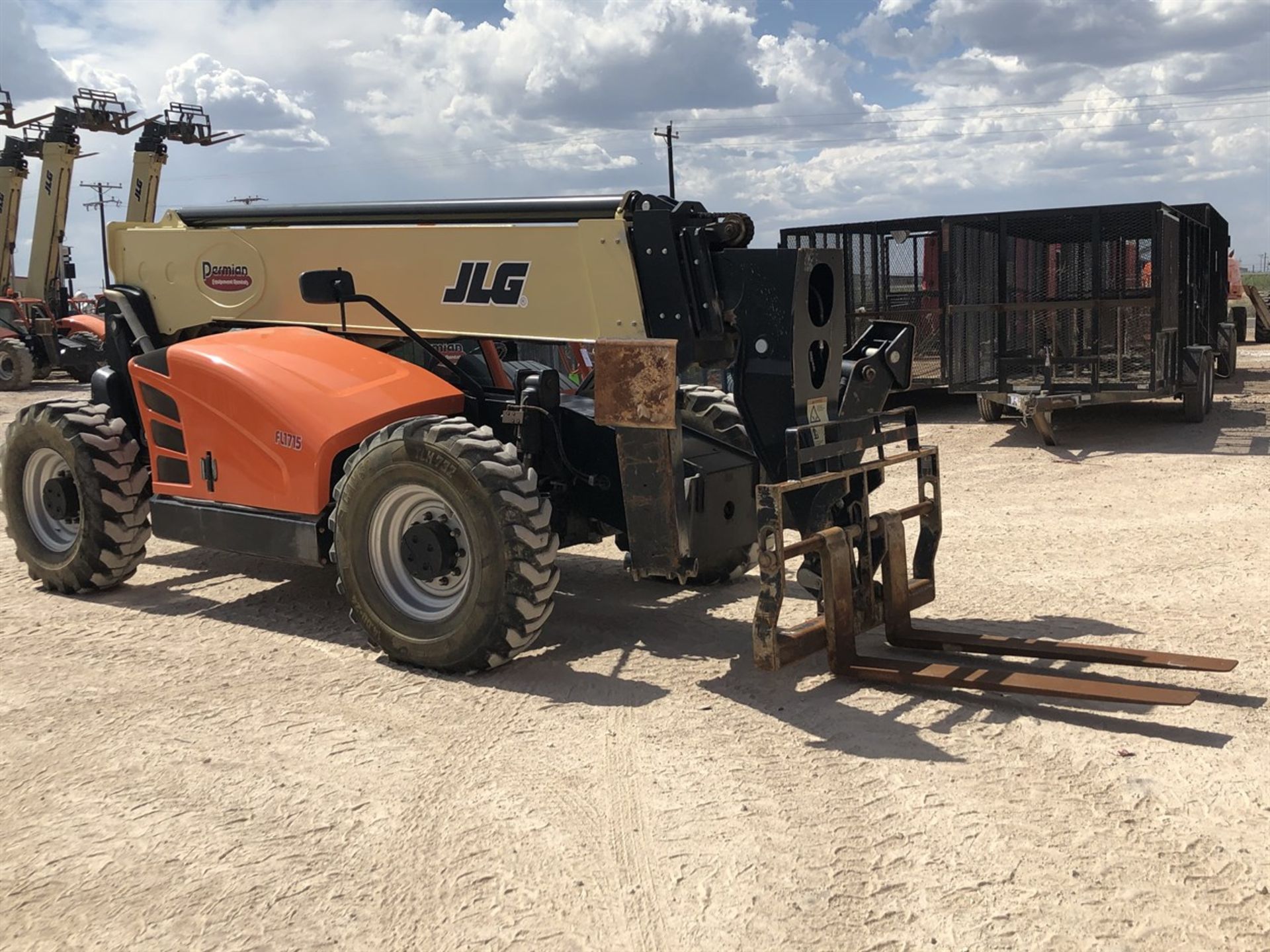 2018 JLG 1055 Telehandler, s/n 160083880, 10,000 Maximum Lift Capacity, 55' Maximum Lift Height, - Image 4 of 17