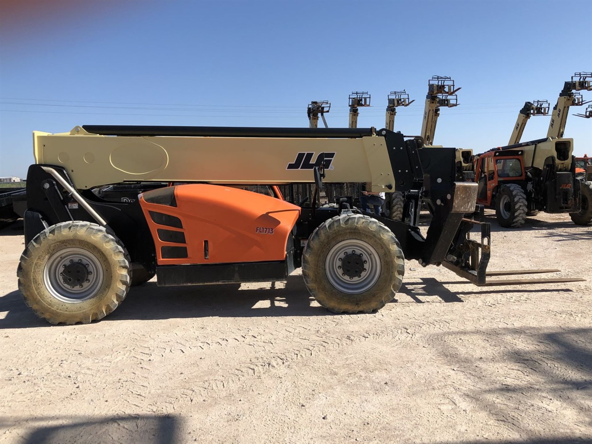 2018 JLG 1055 Telehandler, s/n 160083807, 10,000 Maximum Lift Capacity, 55' Maximum Lift Height, - Image 6 of 16