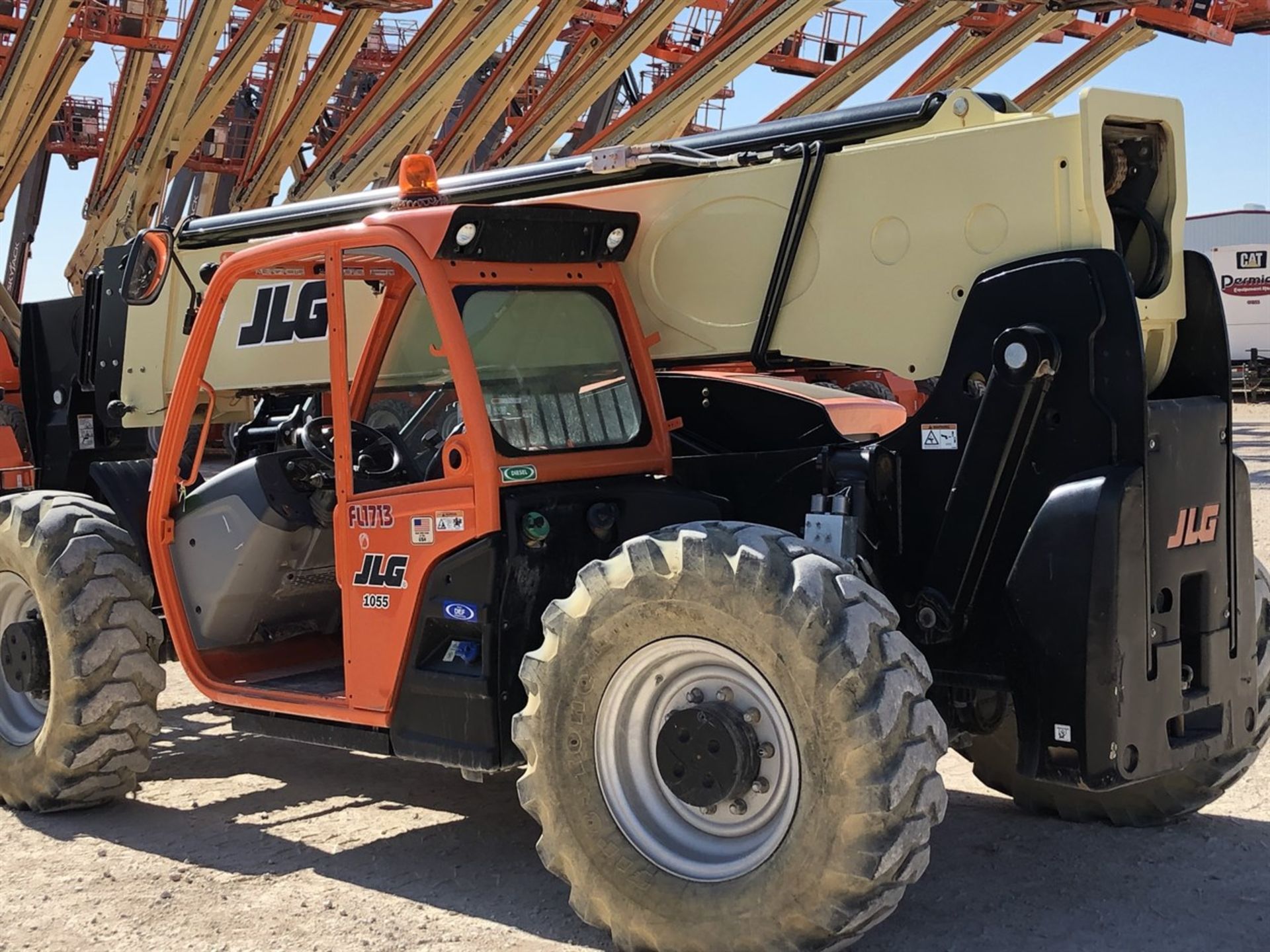 2018 JLG 1055 Telehandler, s/n 160083807, 10,000 Maximum Lift Capacity, 55' Maximum Lift Height, - Image 9 of 16