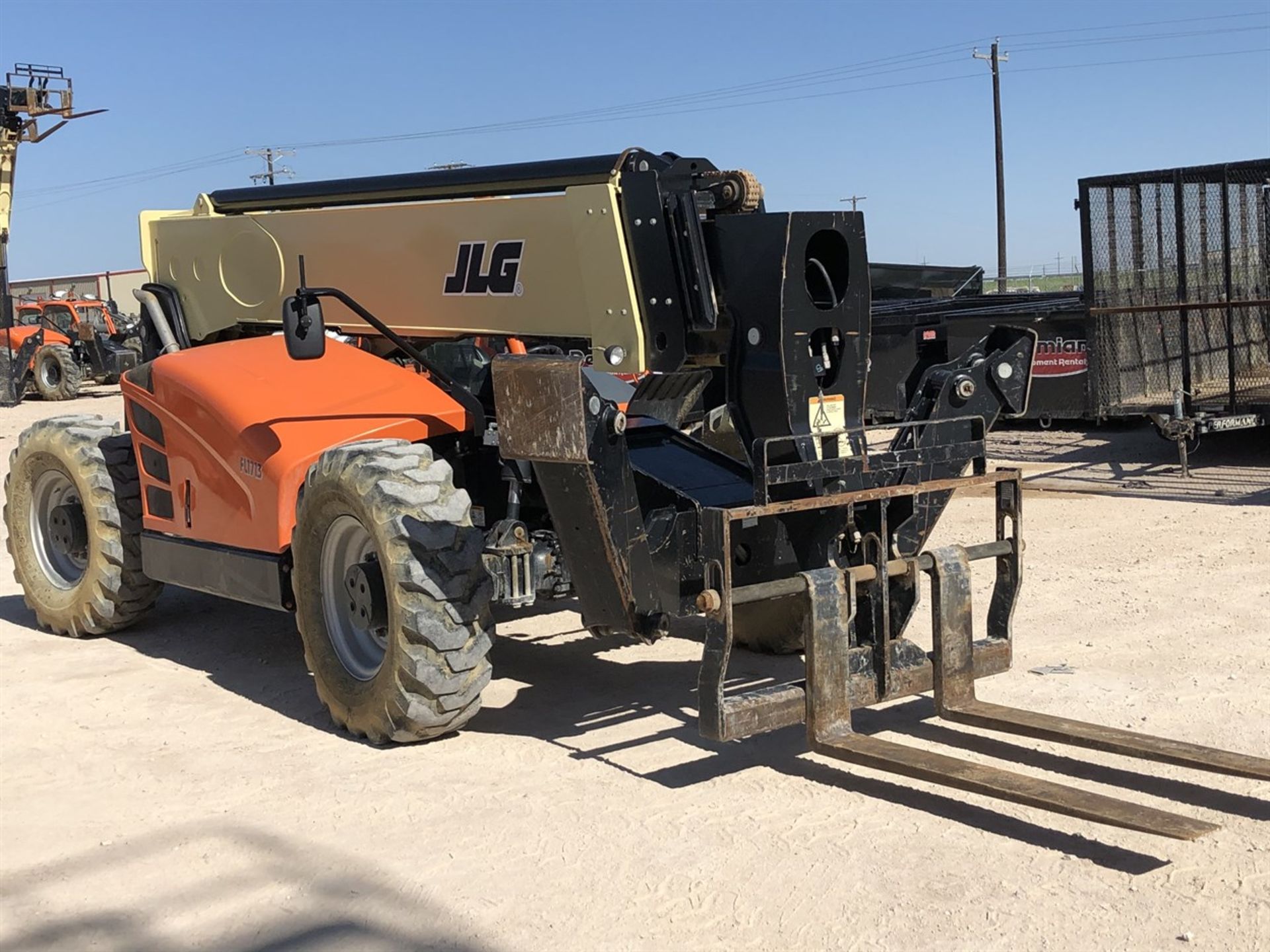 2018 JLG 1055 Telehandler, s/n 160083807, 10,000 Maximum Lift Capacity, 55' Maximum Lift Height, - Image 4 of 16