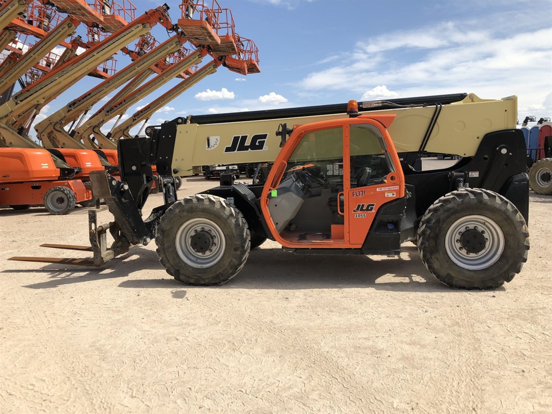 2017 JLG 1055 Telehandler, s/n 160083663, 10,000 Maximum Lift Capacity, 55' Maximum Lift Height, - Image 12 of 17