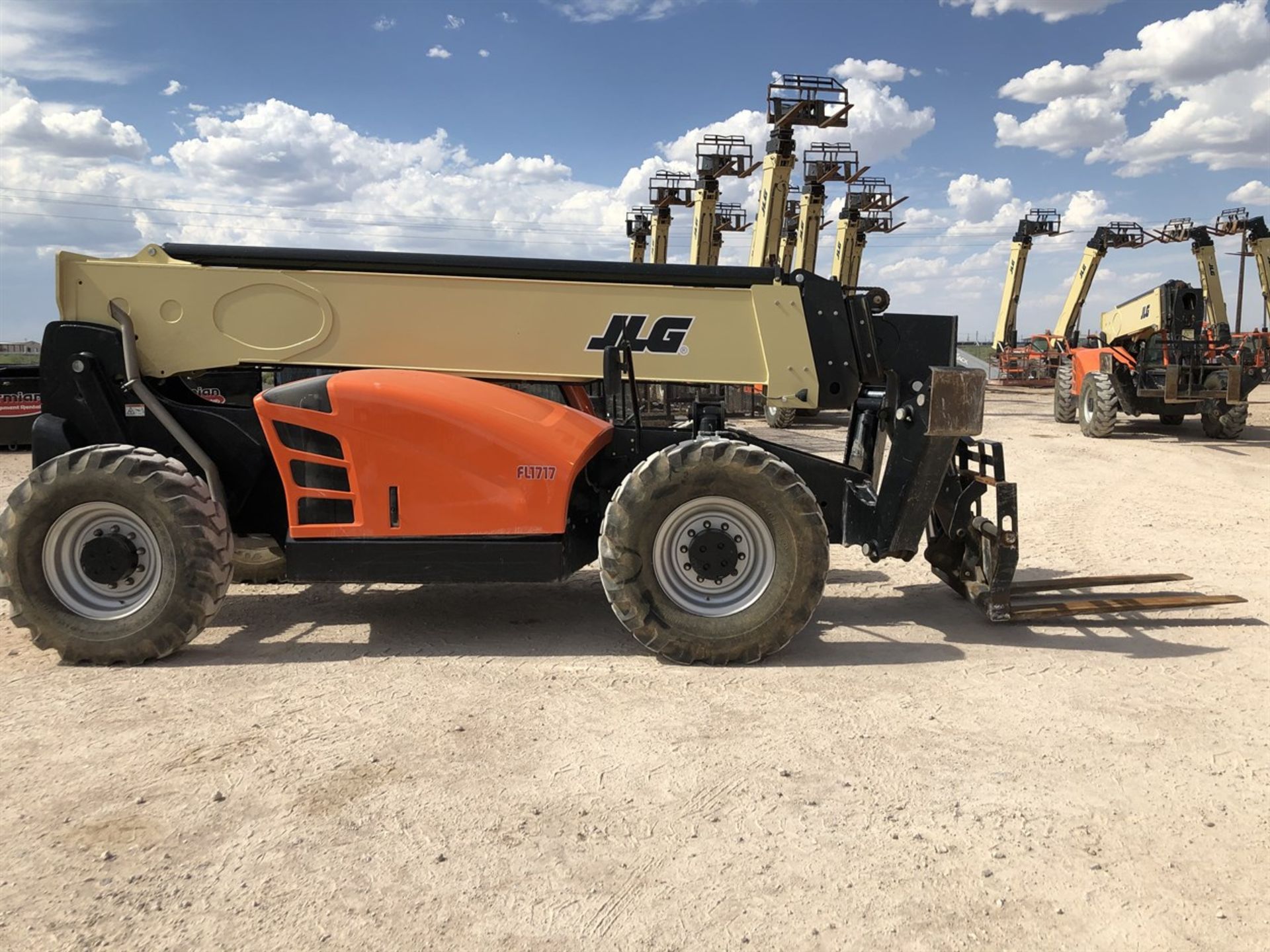 2018 JLG 1055 Telehandler, s/n 160083884, 10,000 Maximum Lift Capacity, 55' Maximum Lift Height, - Image 6 of 17