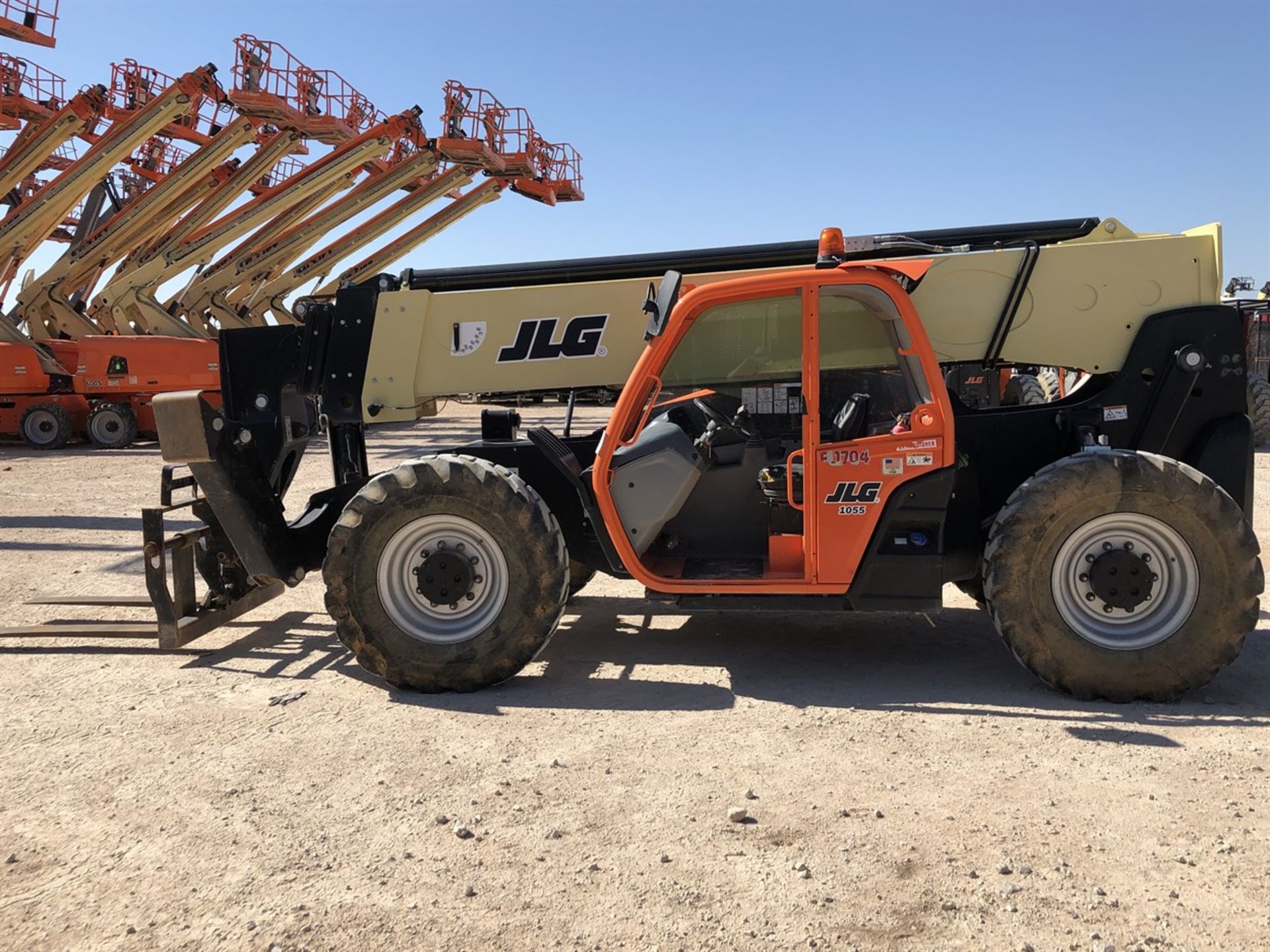 2017 JLG 1055 Telehandler, s/n 160083315, 10,000 Maximum Lift Capacity, 55' Maximum Lift Height, - Image 11 of 17