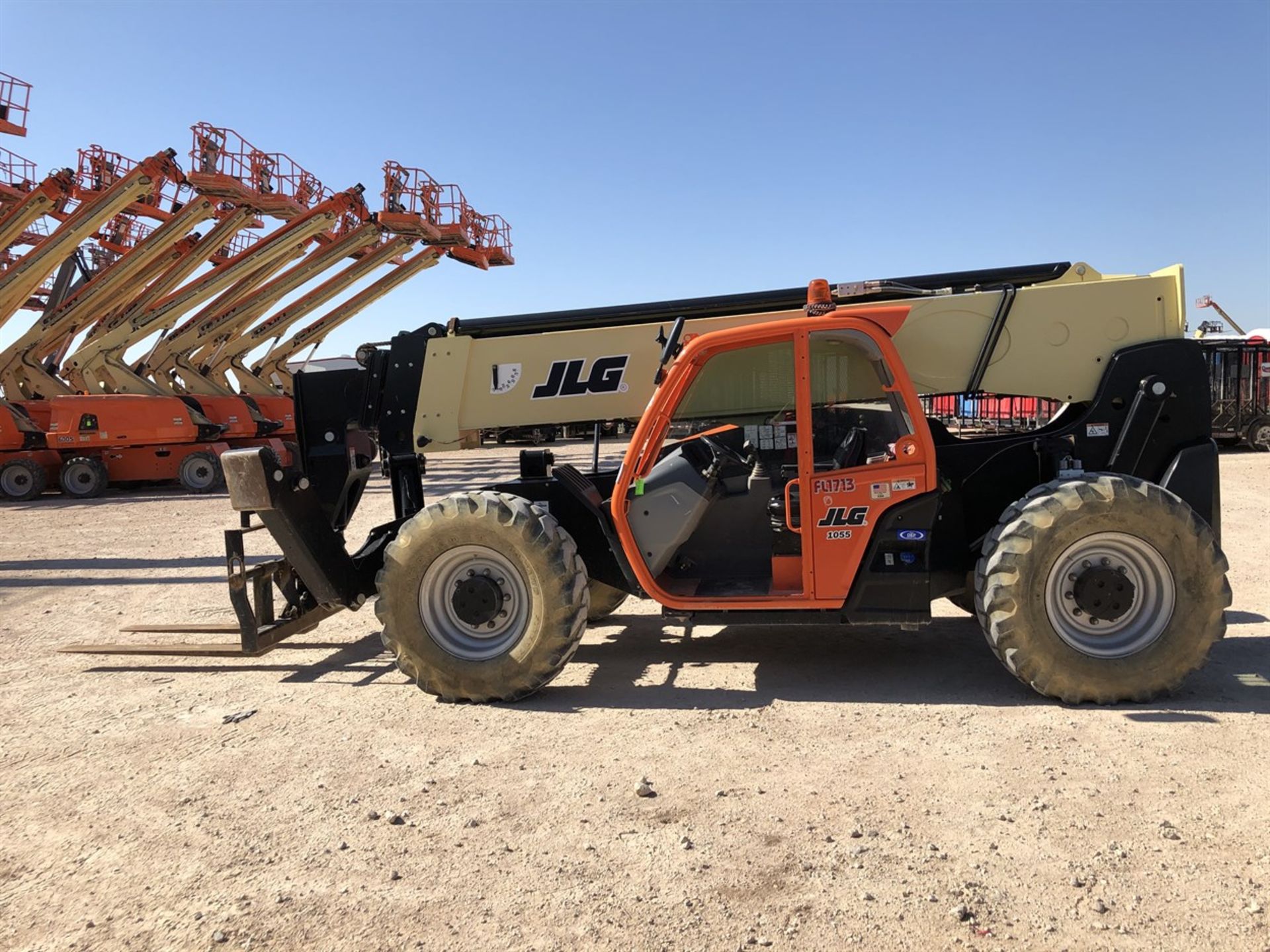 2018 JLG 1055 Telehandler, s/n 160083807, 10,000 Maximum Lift Capacity, 55' Maximum Lift Height, - Image 10 of 16