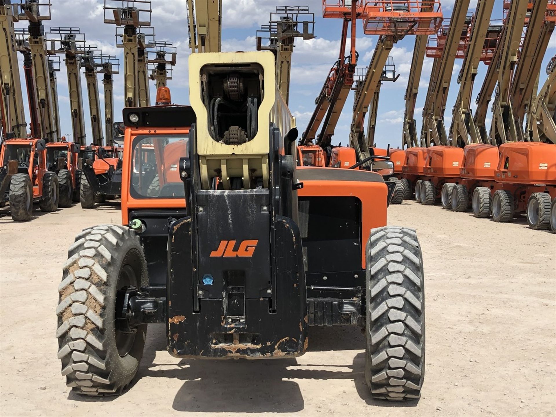 2017 JLG 1055 Telehandler, s/n 160083663, 10,000 Maximum Lift Capacity, 55' Maximum Lift Height, - Image 9 of 17