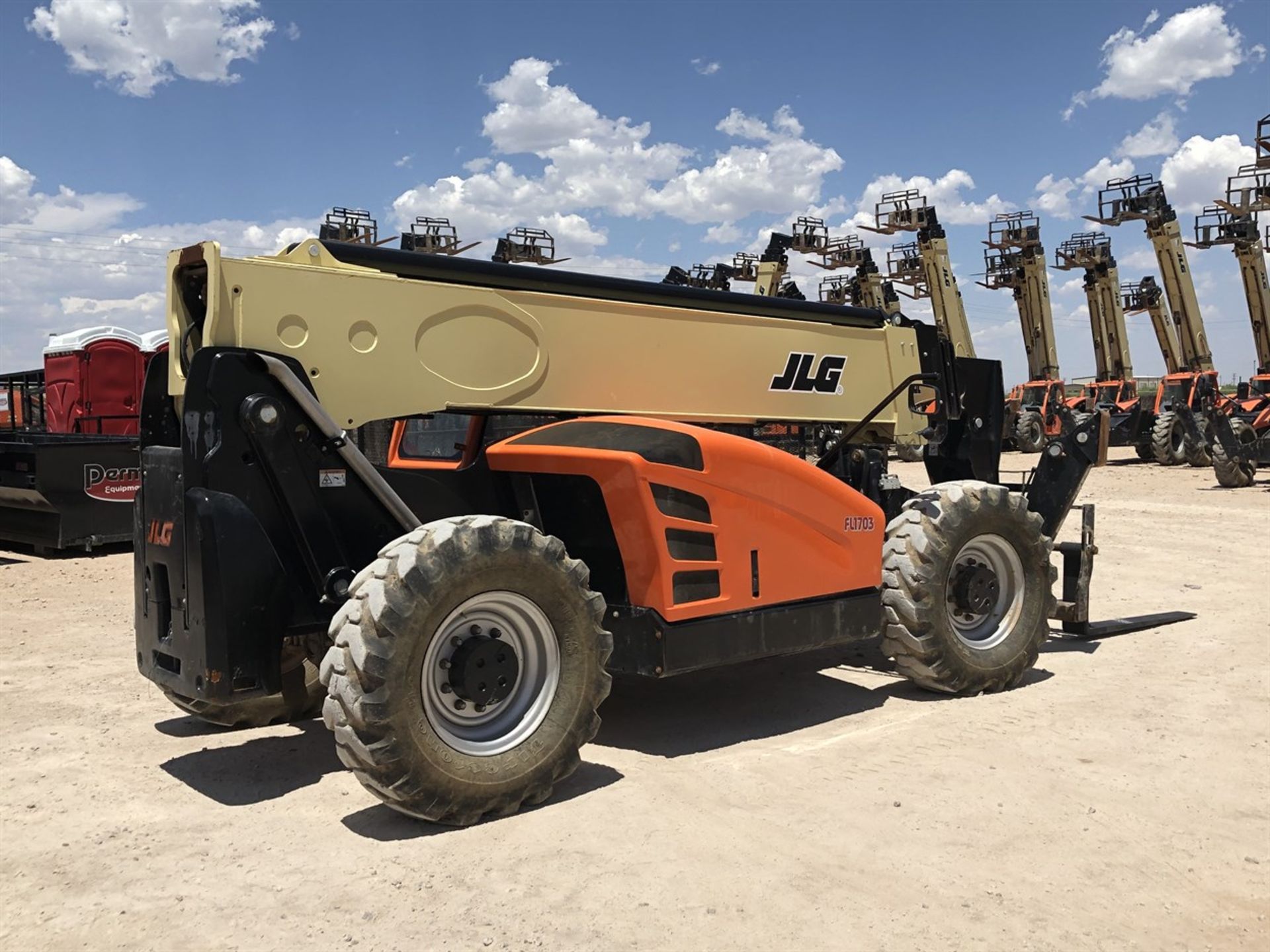 2017 JLG 1055 Telehandler, s/n 160083314, 10,000 Maximum Lift Capacity, 55' Maximum Lift Height, - Image 7 of 18