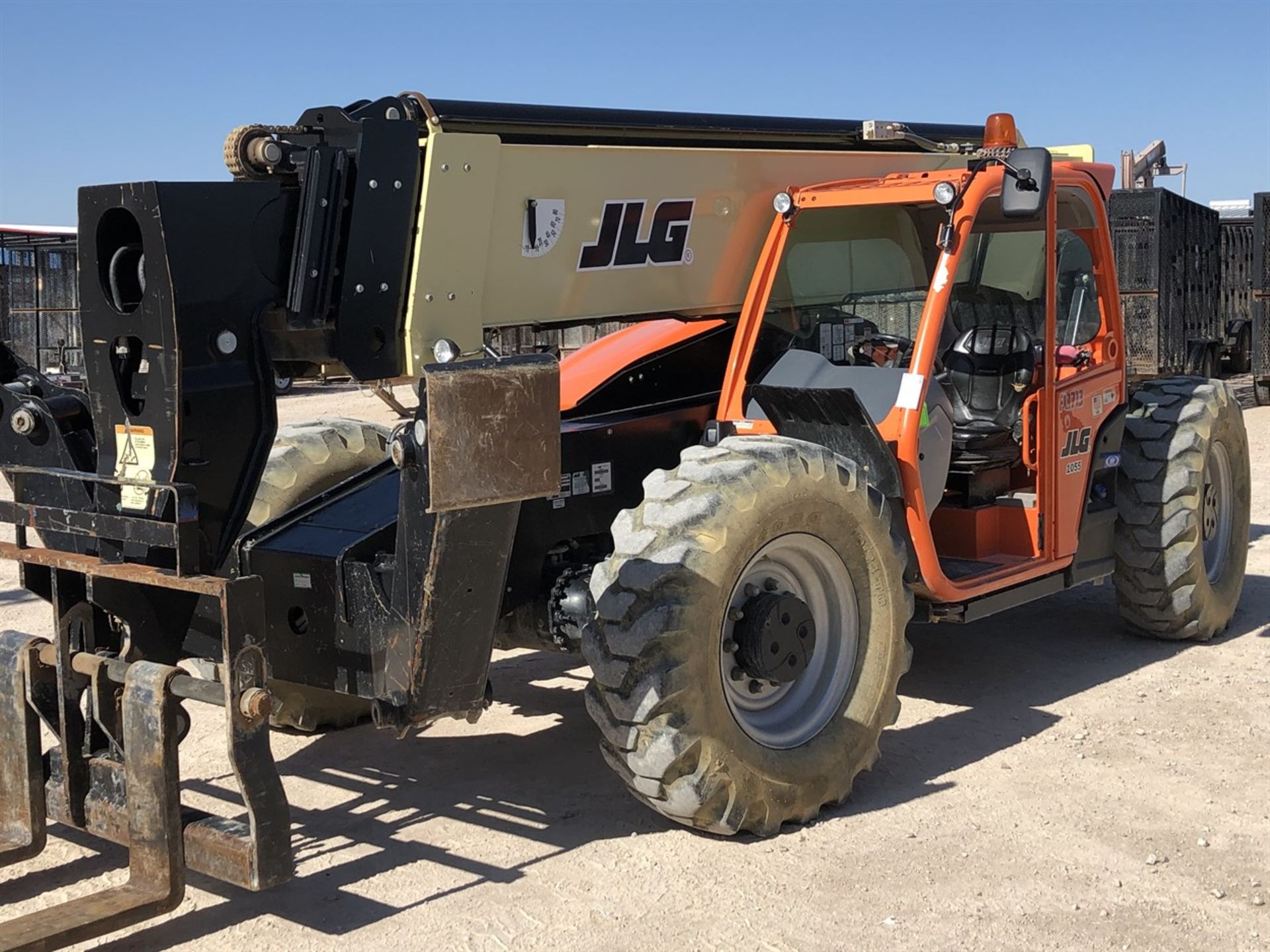 2018 JLG 1055 Telehandler, s/n 160083807, 10,000 Maximum Lift Capacity, 55' Maximum Lift Height, - Image 2 of 16