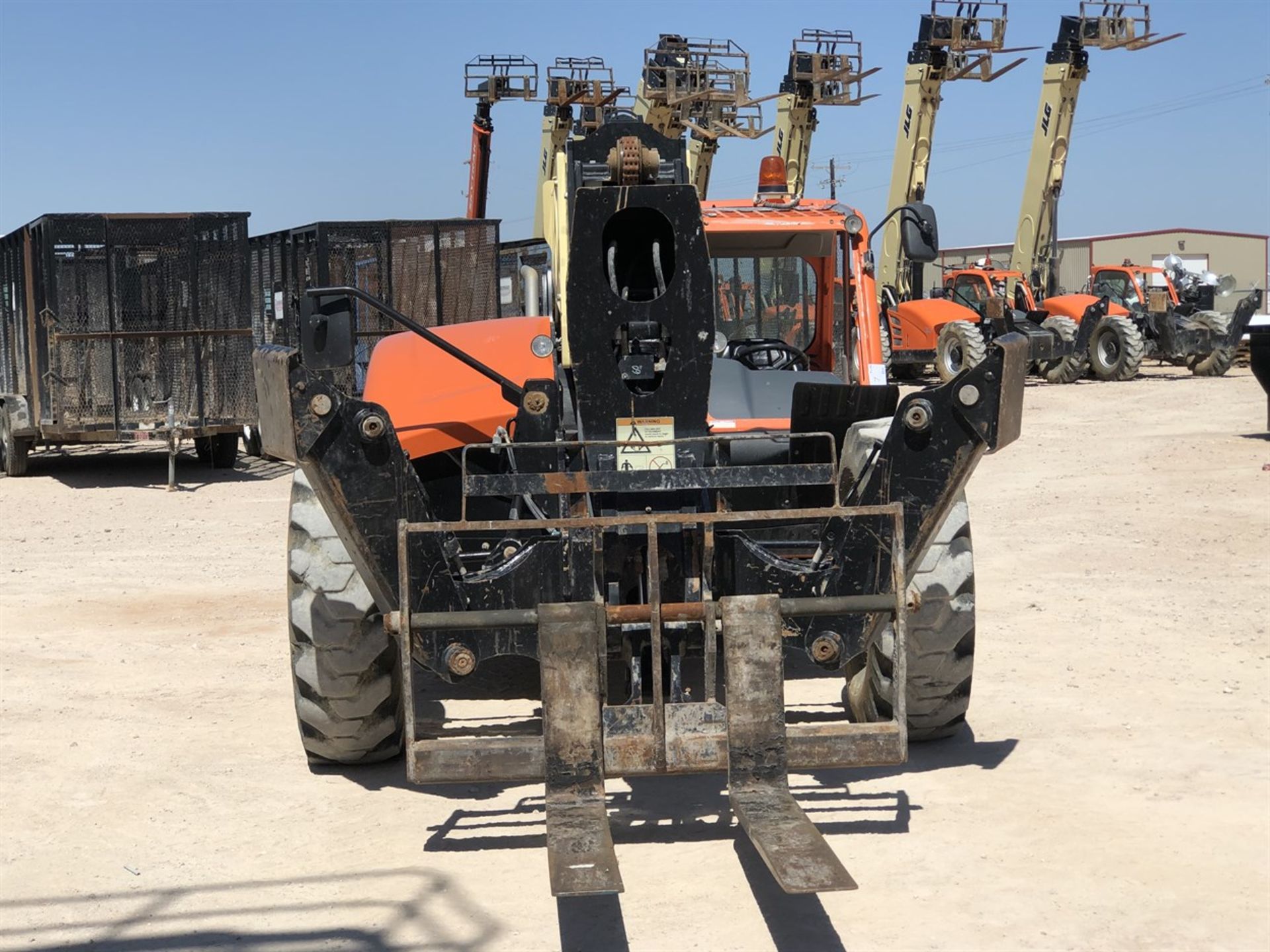 2018 JLG 1055 Telehandler, s/n 160083883, 10,000 Maximum Lift Capacity, 55' Maximum Lift Height, - Image 3 of 17