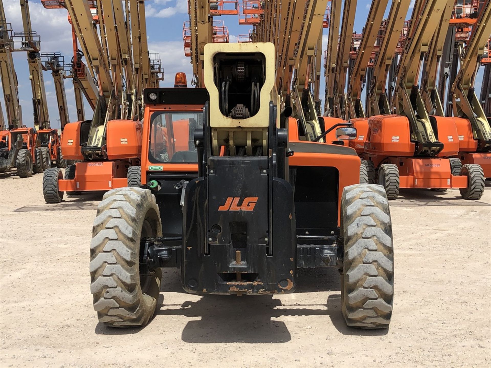 2018 JLG 1055 Telehandler, s/n 160083881, 10,000 Maximum Lift Capacity, 55' Maximum Lift Height, - Image 7 of 15