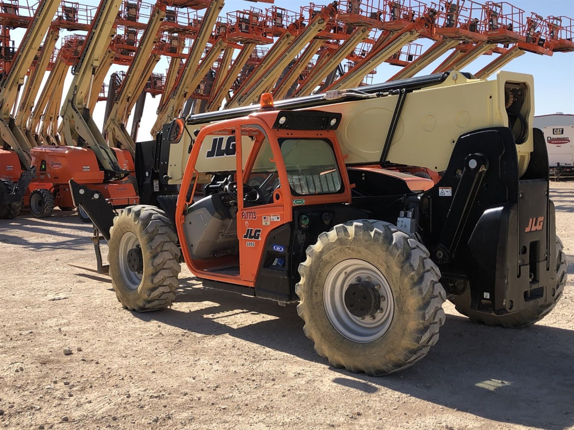 2018 JLG 1055 Telehandler, s/n 160083807, 10,000 Maximum Lift Capacity, 55' Maximum Lift Height, - Image 8 of 16