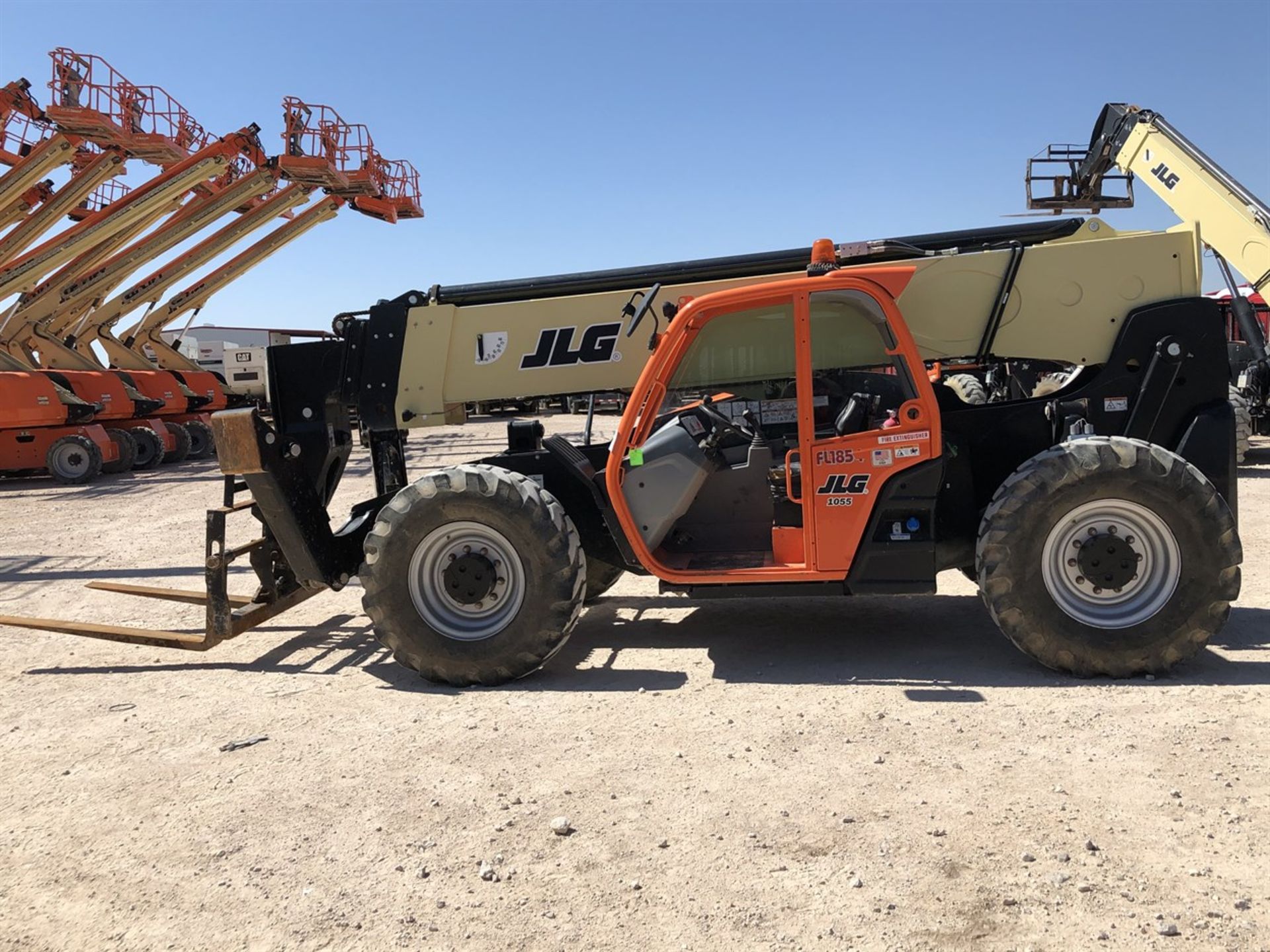 2018 JLG 1055 Telehandler, s/n 160090977, 10,000 Maximum Lift Capacity, 55' Maximum Lift Height, - Image 11 of 17