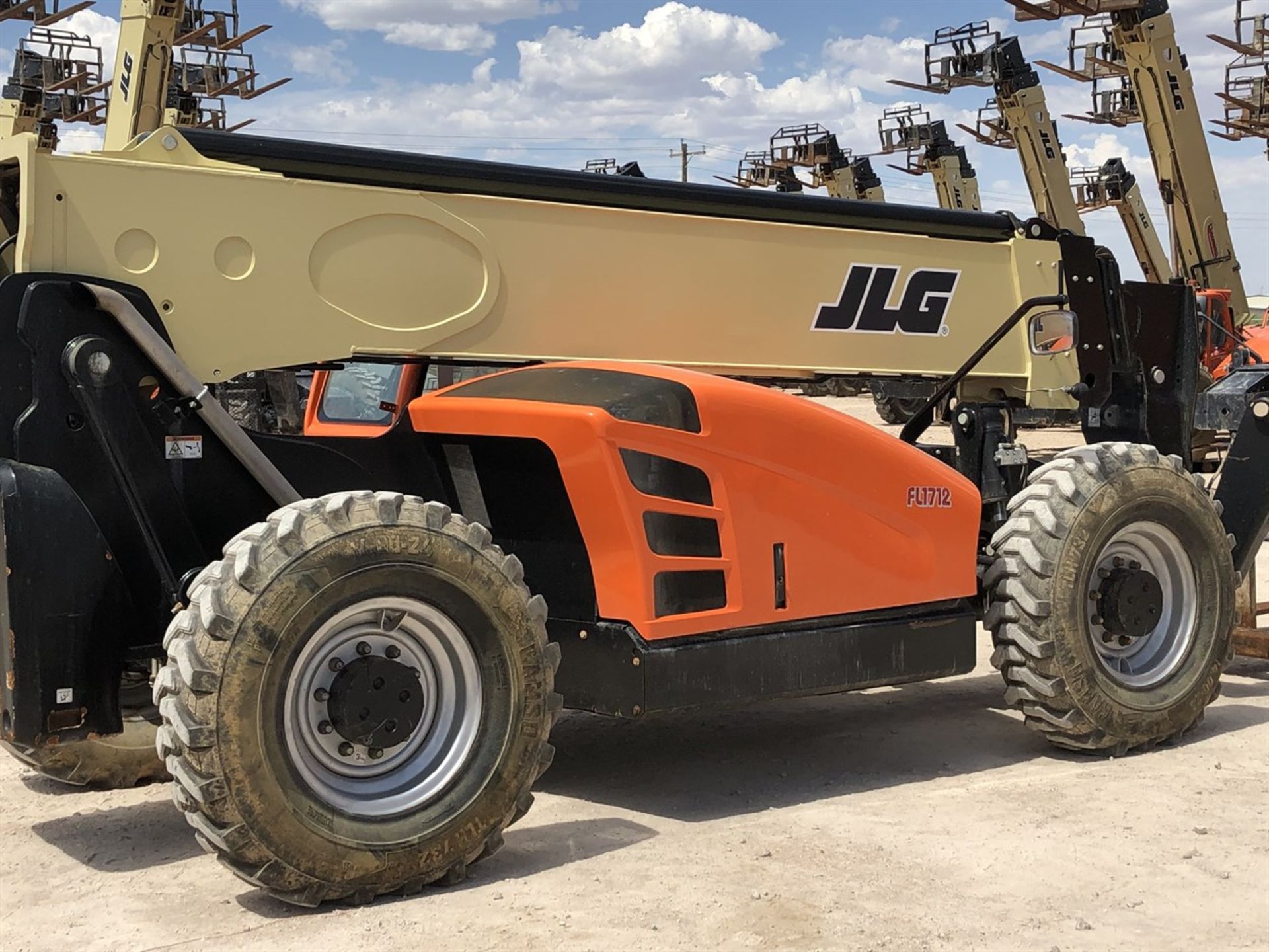 2018 JLG 1055 Telehandler, s/n 160083754, 10,000 Maximum Lift Capacity, 55' Maximum Lift Height, - Image 8 of 18