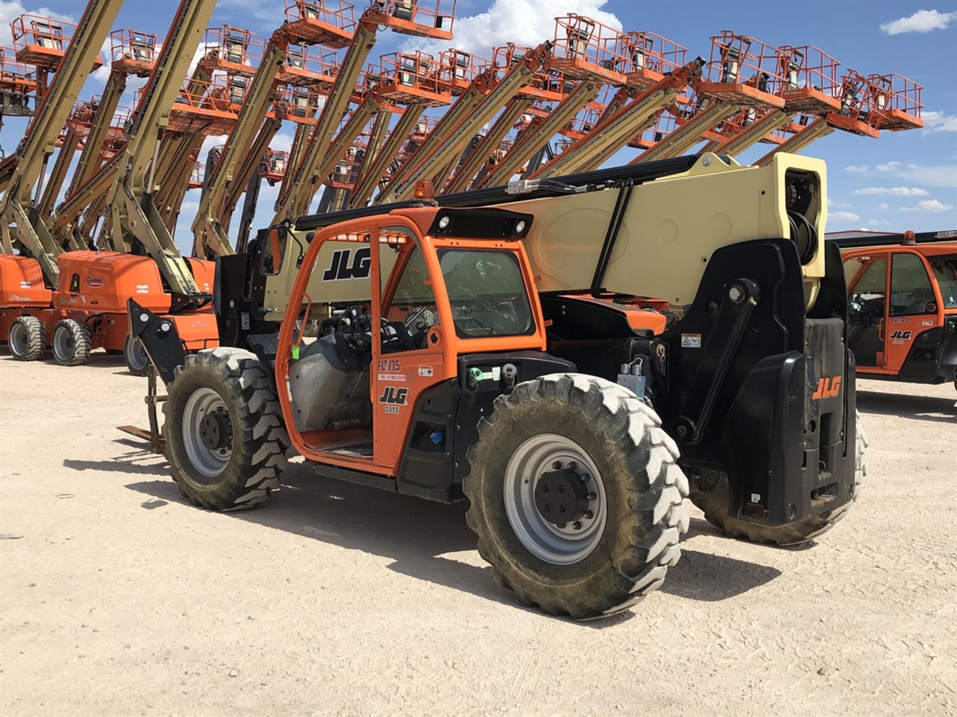 2018 JLG 1055 Telehandler, s/n 160083880, 10,000 Maximum Lift Capacity, 55' Maximum Lift Height, - Image 10 of 17