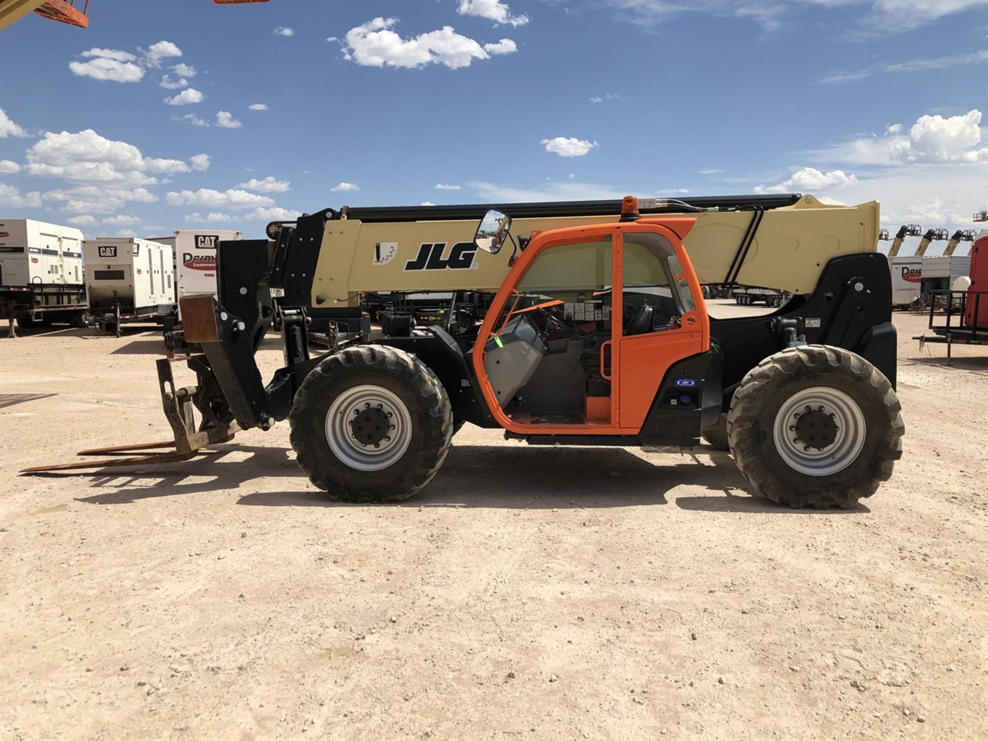 2018 JLG 1055 Telehandler, s/n 160083881, 10,000 Maximum Lift Capacity, 55' Maximum Lift Height, - Image 9 of 15