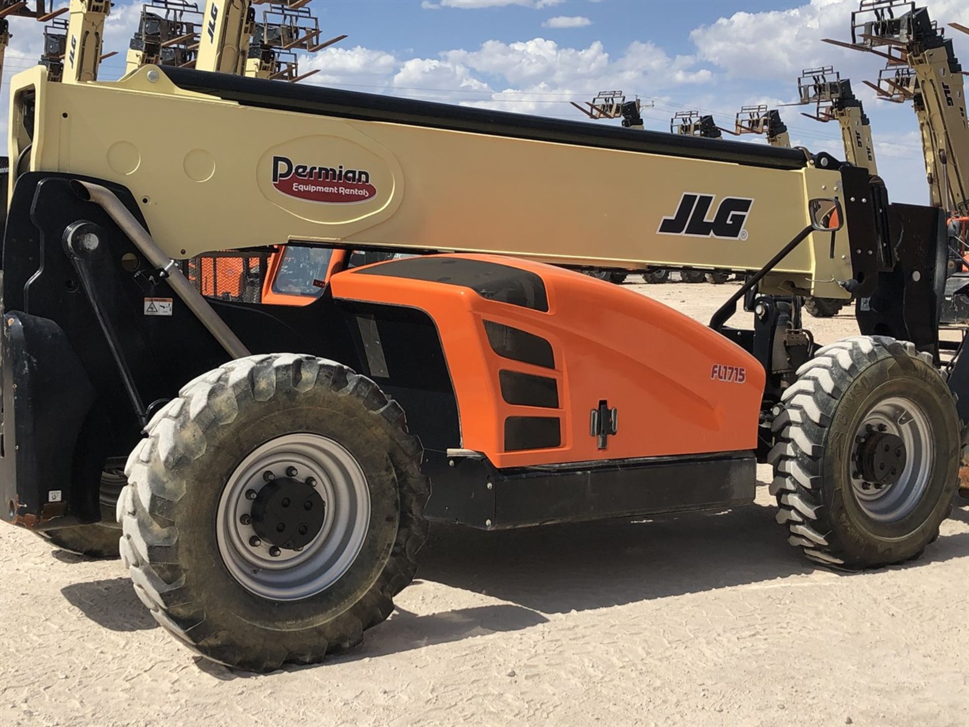 2018 JLG 1055 Telehandler, s/n 160083880, 10,000 Maximum Lift Capacity, 55' Maximum Lift Height, - Image 8 of 17