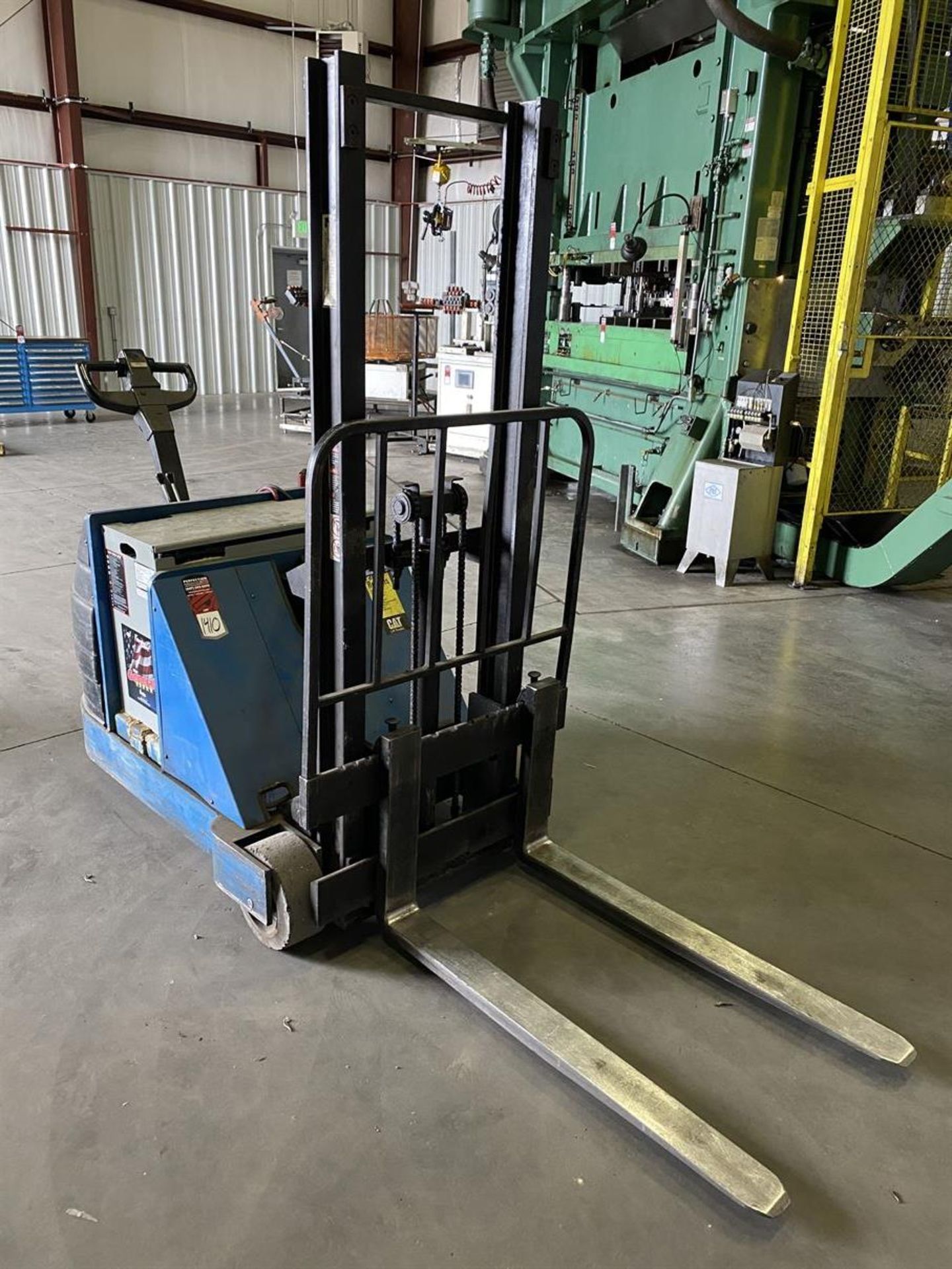 BLUE GIANT B6L22-63 2000 lb. Electric Pallet Jack, s/n BGL22-0512-6849, w/ NorthEast 1NE12-510 24V