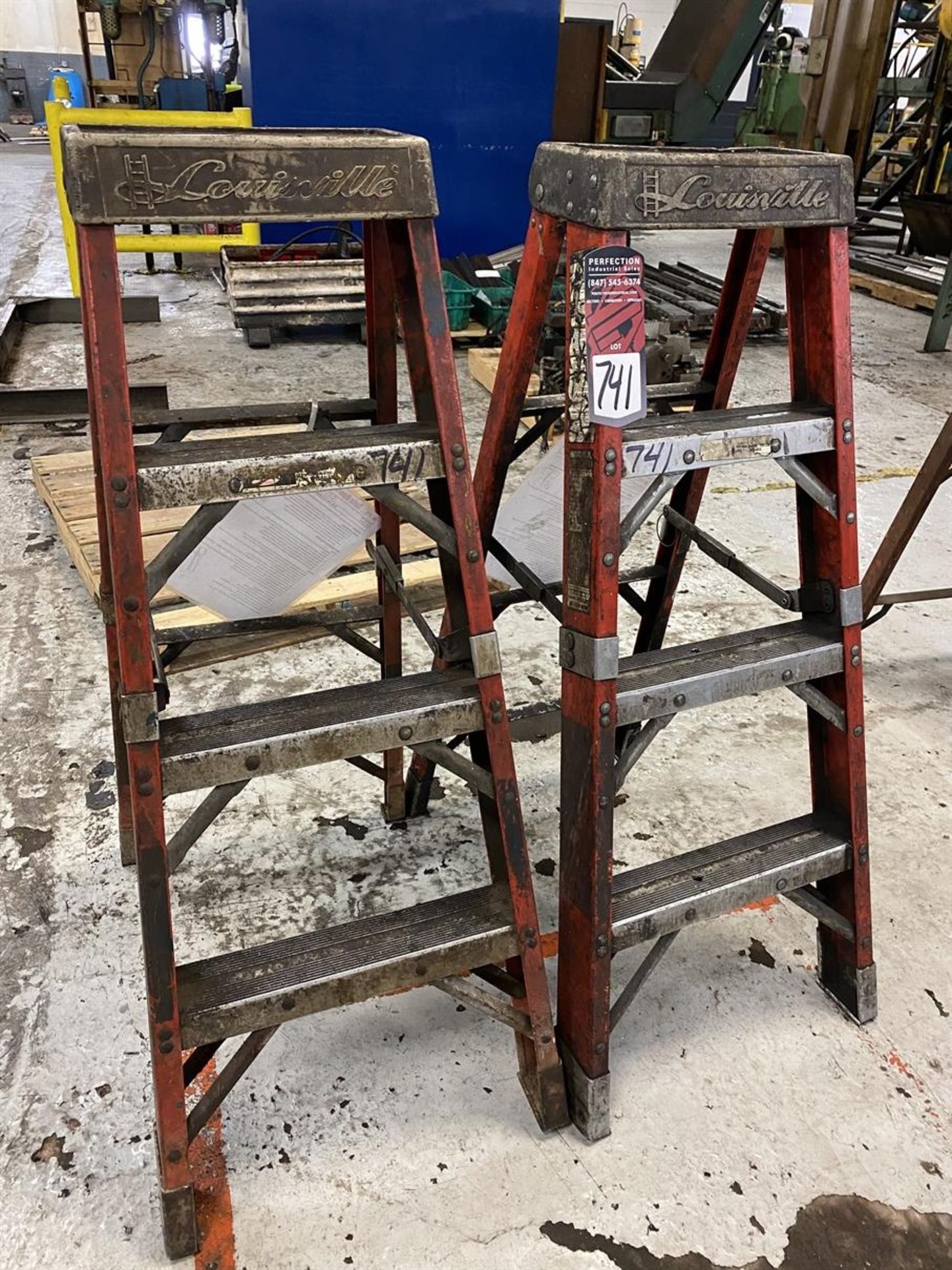 Lot Comprising (2) 4' Louisville Fiberglass Step Ladders