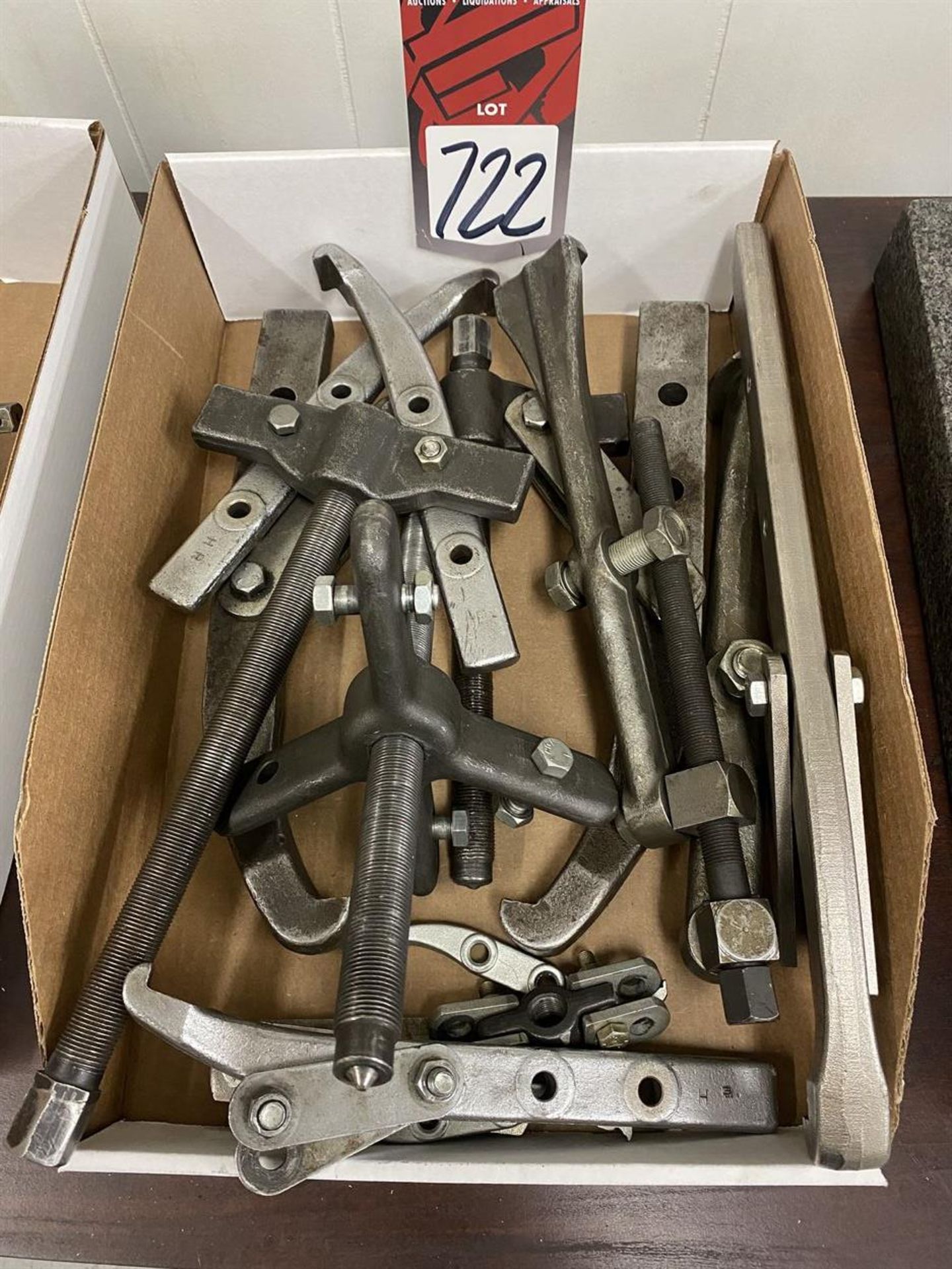Lot of Gear Pullers