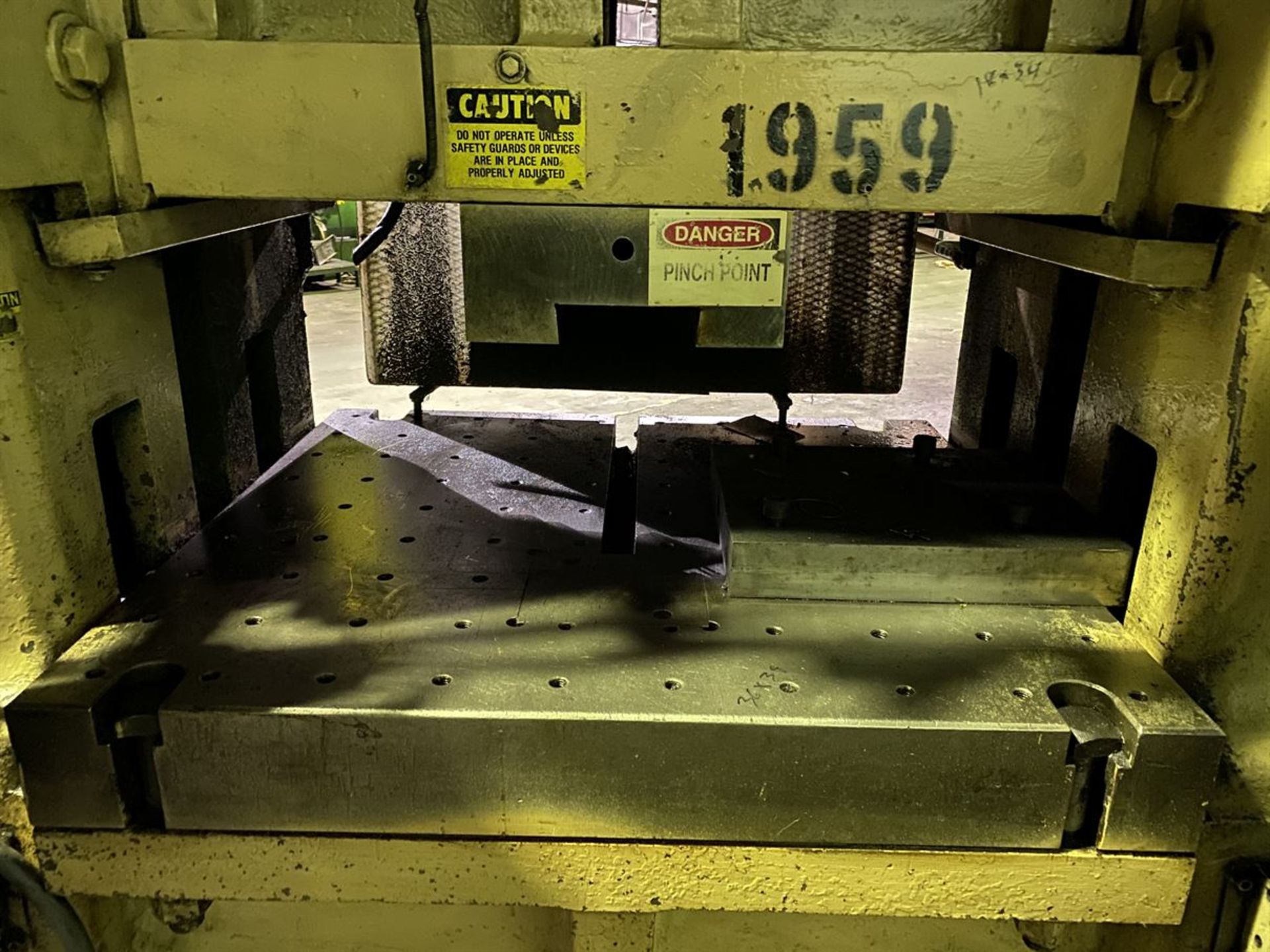 MINSTER 90-600-40 600 Ton Knuckle Joint Press , s/n 90-600-11067, w/ 36”x39” Bed, 18”x34” Ram, 5” - Image 3 of 7