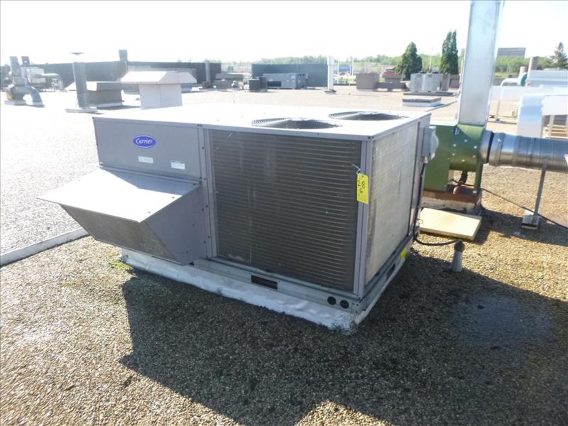 CARRIER 48TME008-A-601HQ Condenser, s/n 3309G50450, 2-Fan, LNG, 96,000/144,000 BTU/H