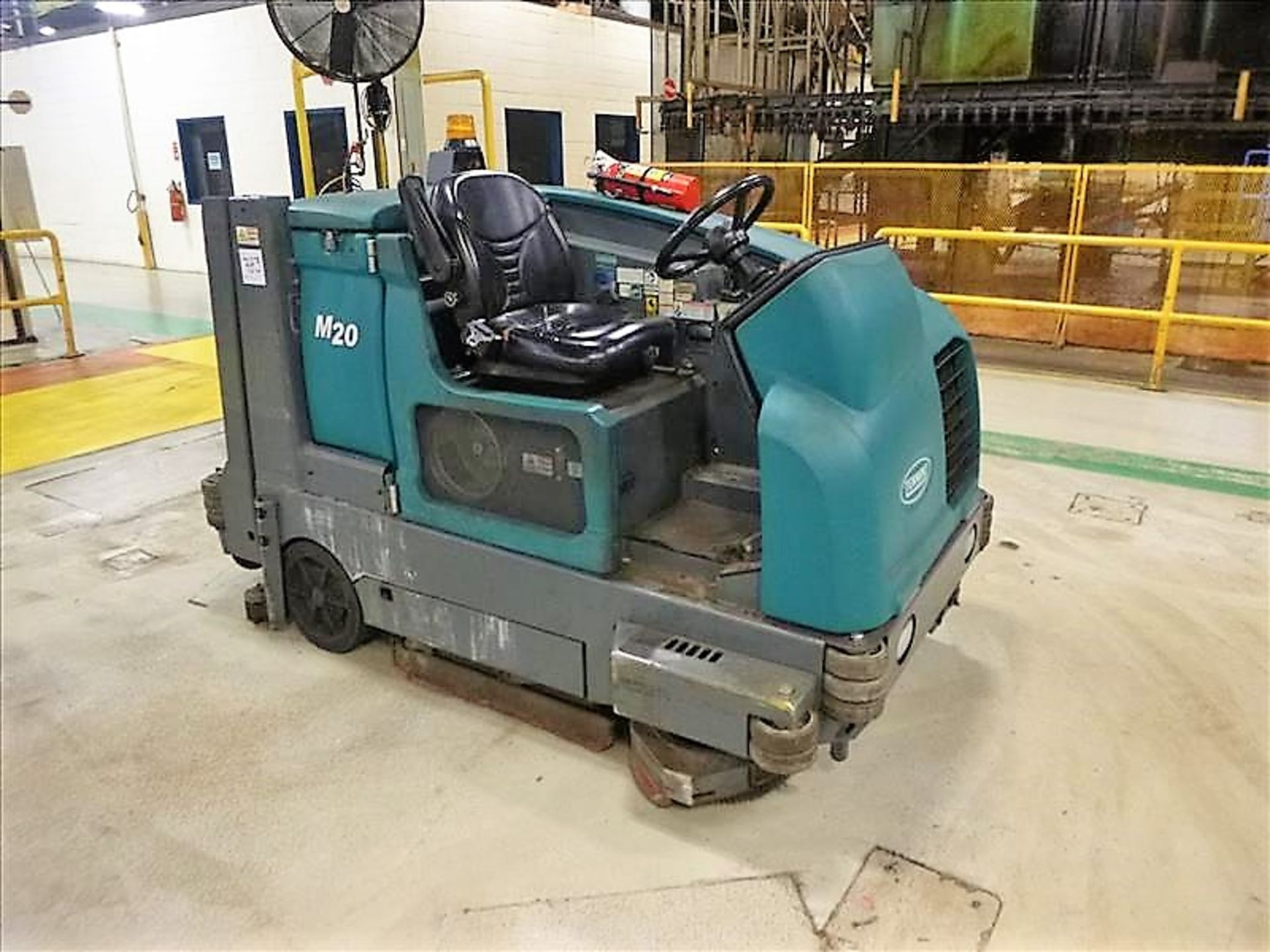 2013 TENNANT M20 Elec Sweeper/Scrubber, s/n M20-6016, Meter Reads 5944 hrs. - Image 2 of 14