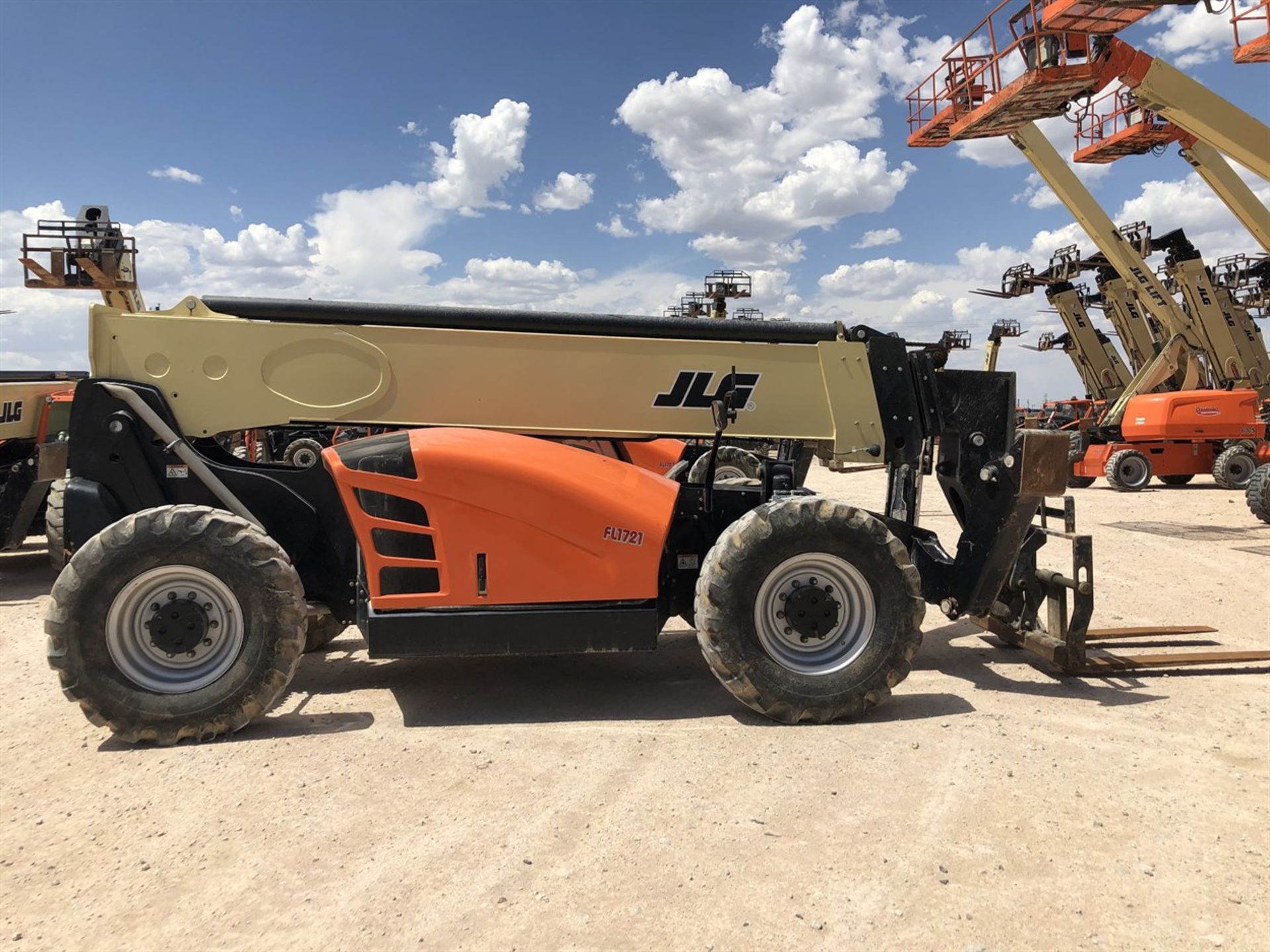 2018 JLG 1055 Telehandler, s/n 160083972, 10,000 Lb. Maximum Lift Capacity, 55' Maximum Lift Height, - Image 6 of 15