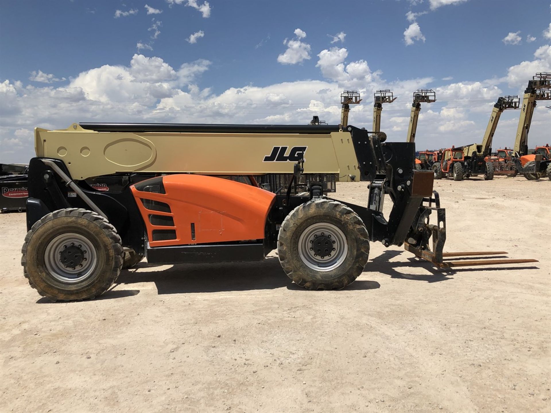 2018 JLG 1055 Telehandler, s/n 160083808 , 10,000 Lb. Maximum Lift Capacity, 55' Maximum Lift - Image 6 of 17