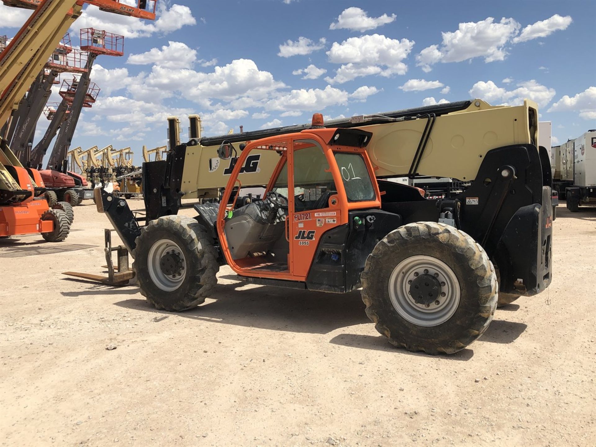 2018 JLG 1055 Telehandler, s/n 160083972, 10,000 Lb. Maximum Lift Capacity, 55' Maximum Lift Height, - Image 9 of 15