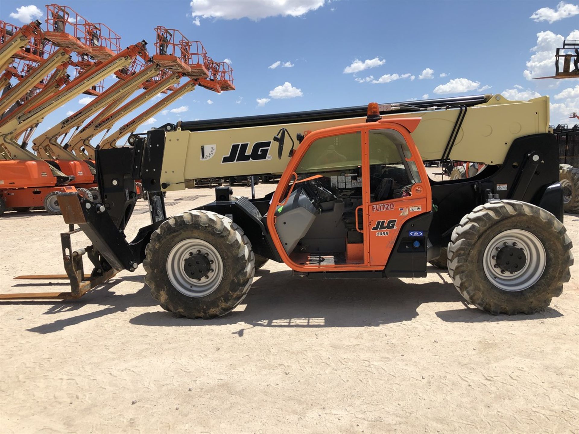 2018 JLG 1055 Telehandler, s/n 160083808 , 10,000 Lb. Maximum Lift Capacity, 55' Maximum Lift - Image 11 of 17