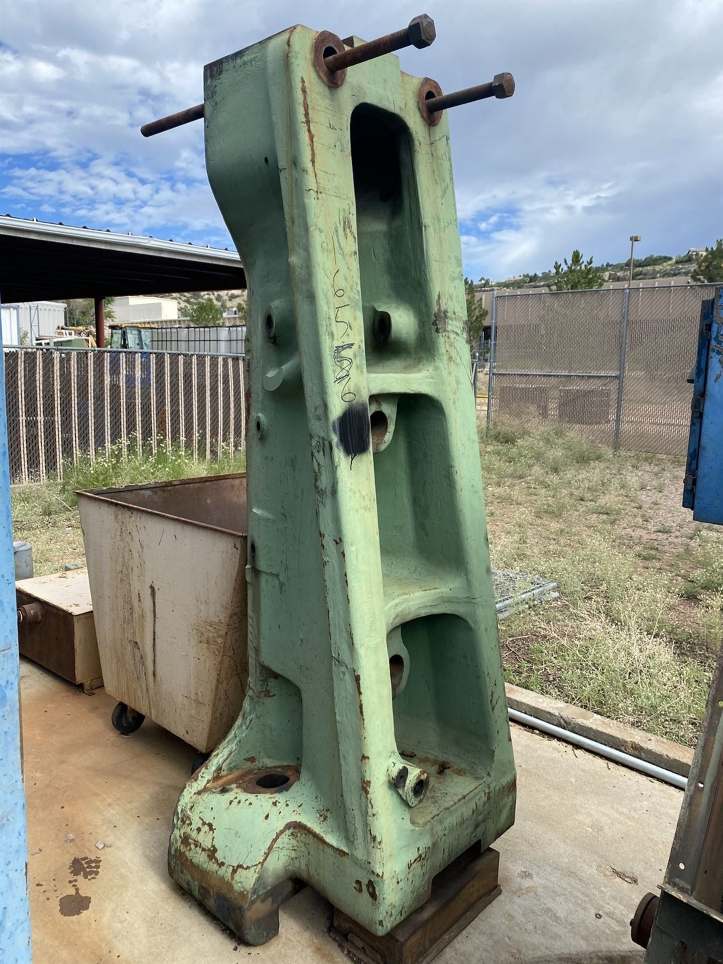 CECO Approx. 2500 Lb. Hammer Column