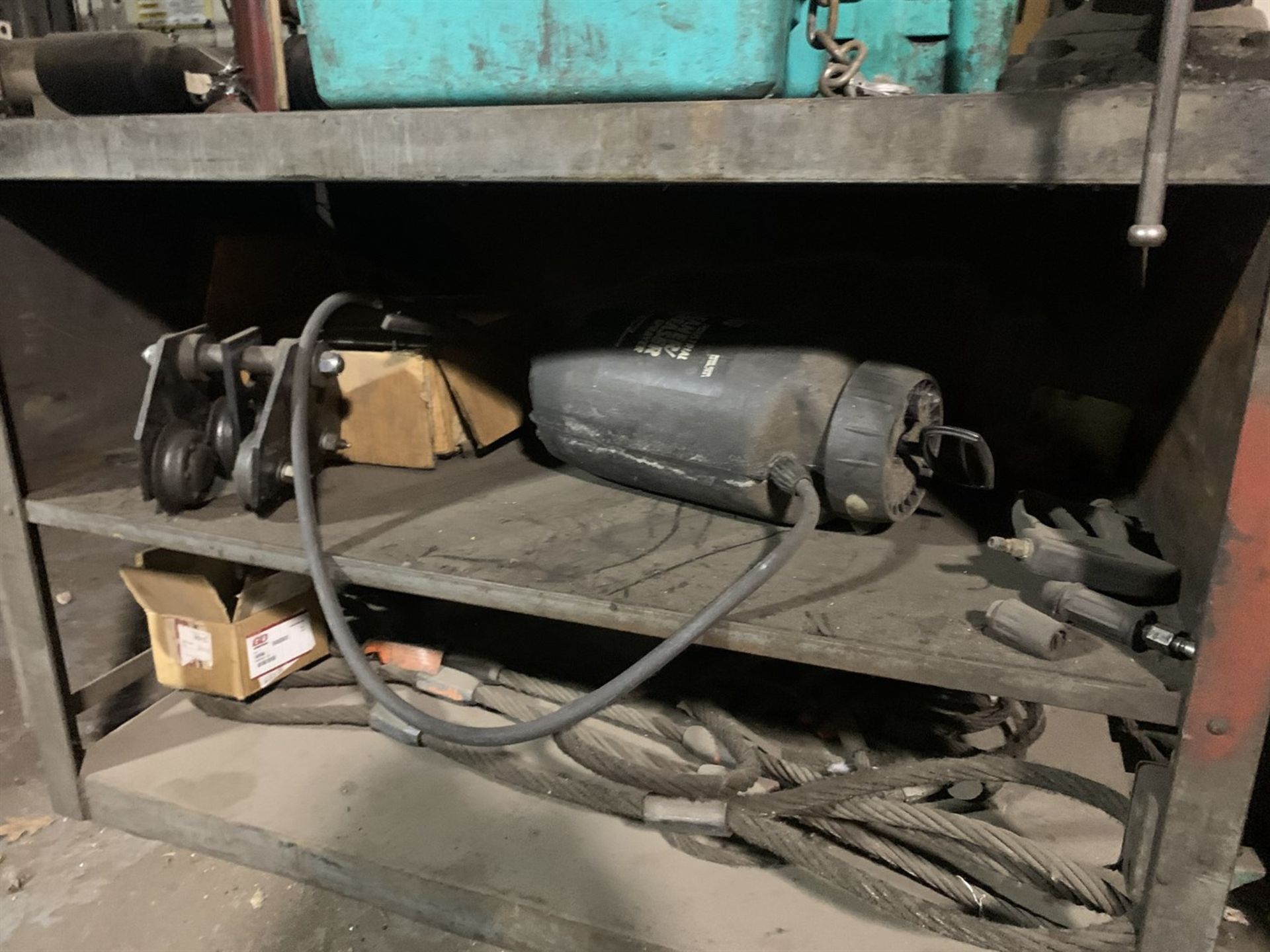 Rolling Shop Cart w/ Bench Vise, Rigging Cables and Trolley - Image 2 of 7