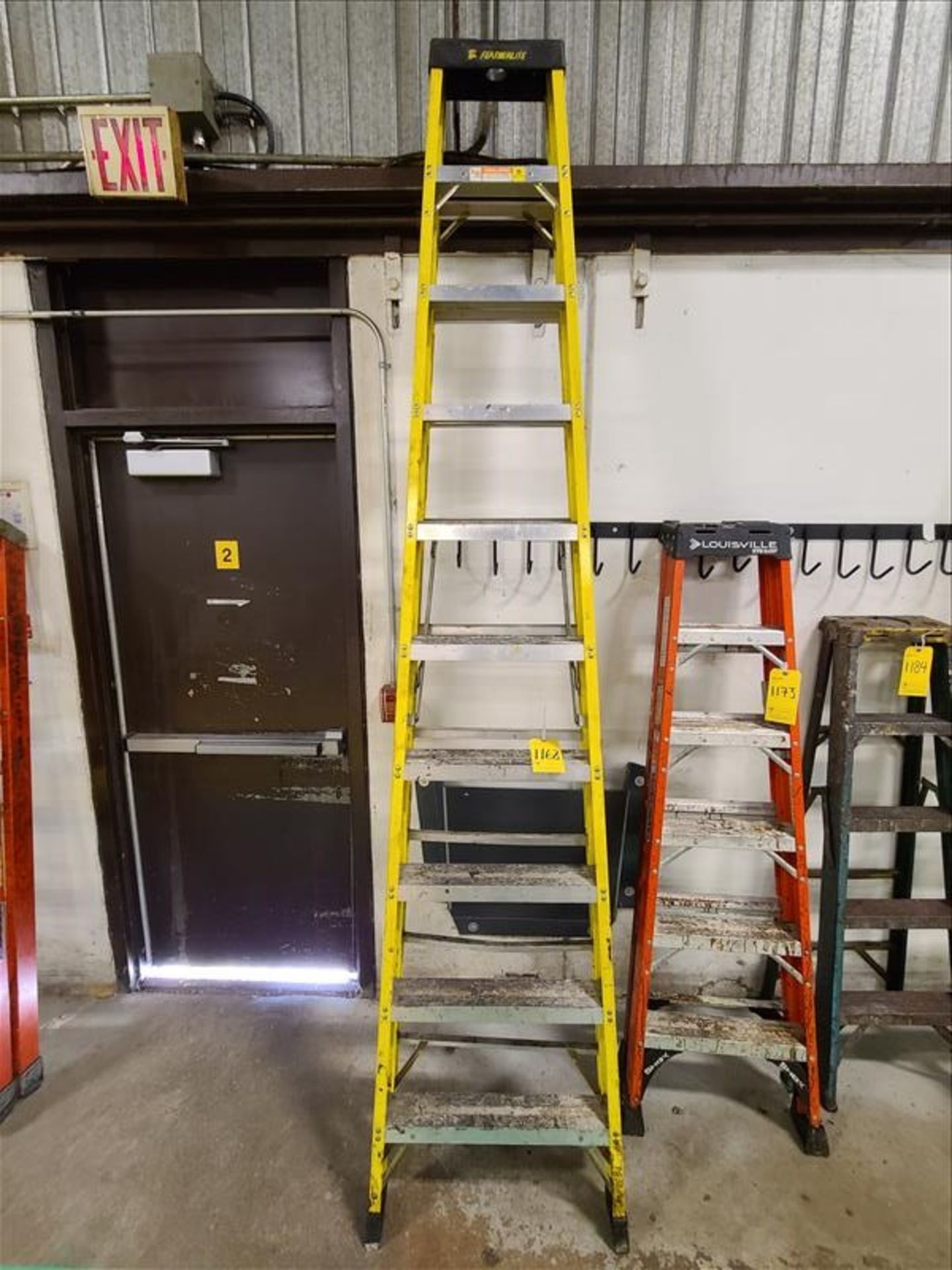 FEATHERLITE 10' Fiber Step Ladder