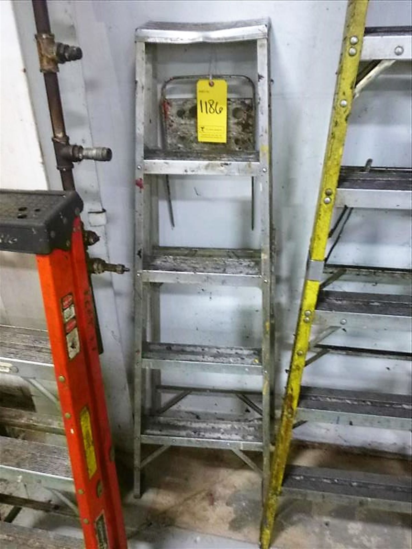 MIDAS 5' Aluminum Step Ladder