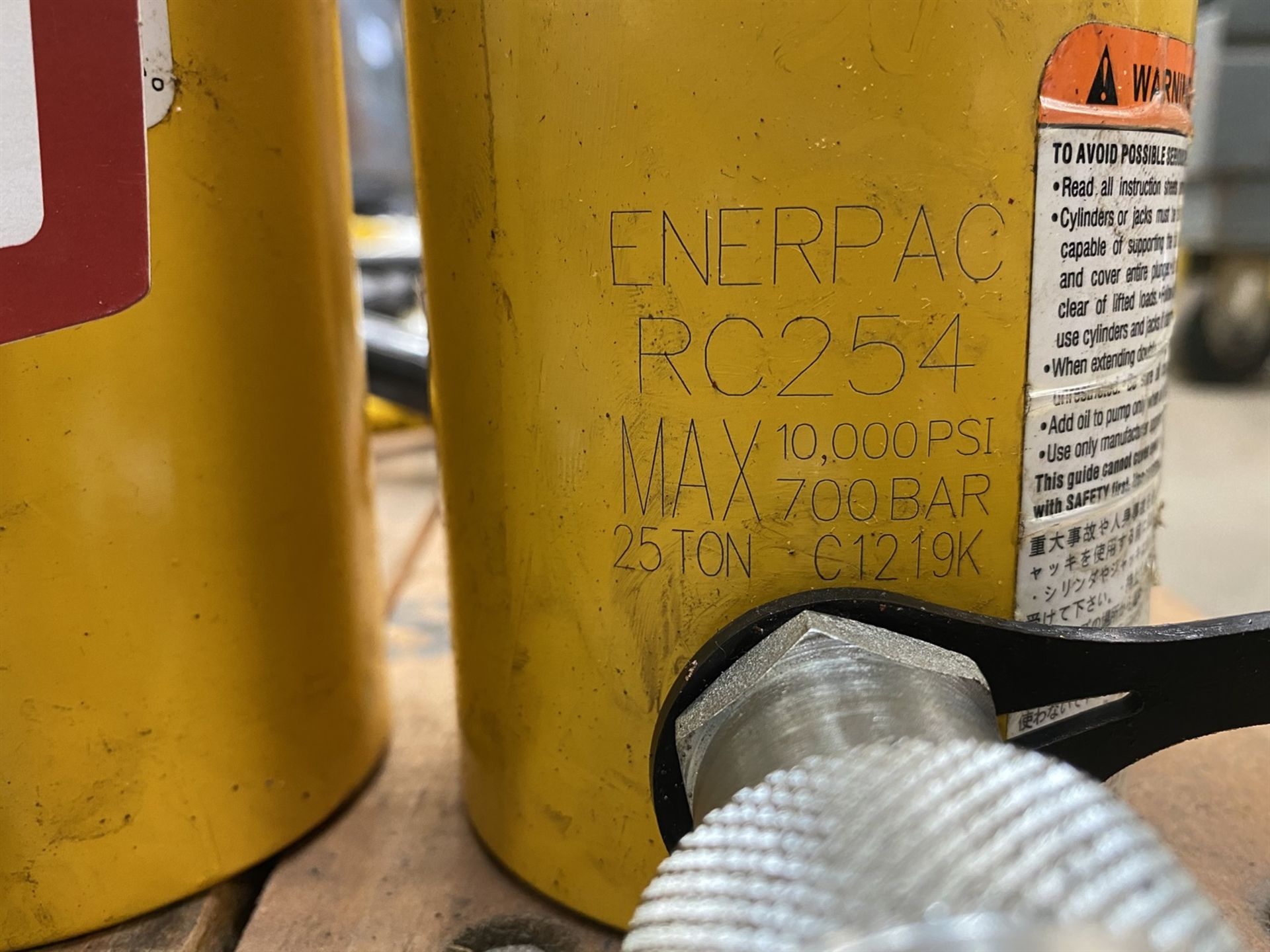 Lot Comprising ENERPAC RC254 25-Ton Hydraulic Jack and ENERPAC RC258 25-Ton Hydraulic Jack - Image 3 of 4