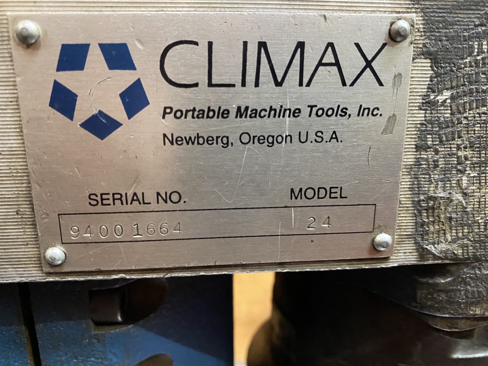 CLIMAX 24 Mid-Size Portable Milling Machine, s/n 94001664, w/ (2) Servo 150 Feeds, w/ Gang box - Image 7 of 7