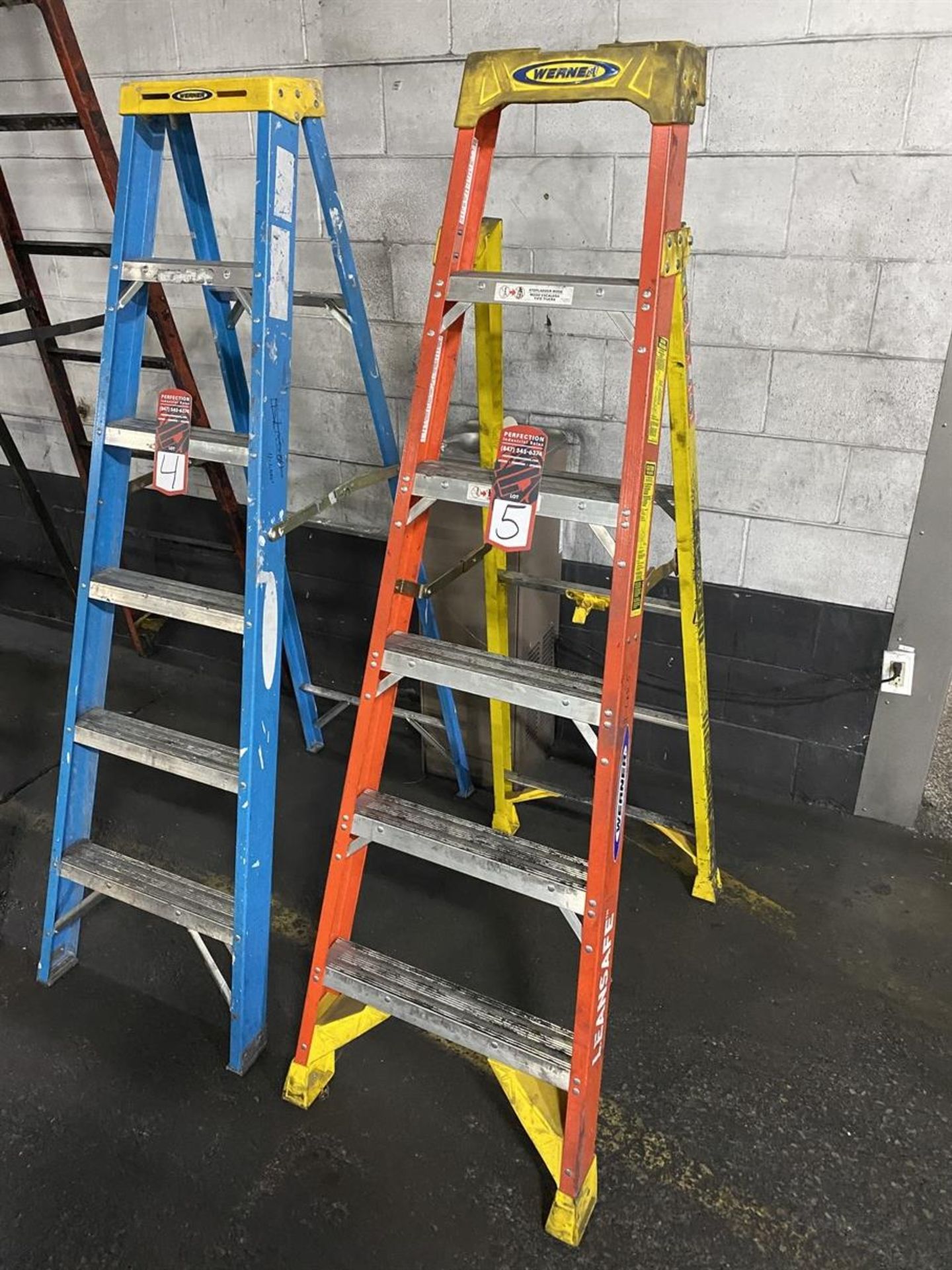 Werner 6' Fiberglass Step Ladder