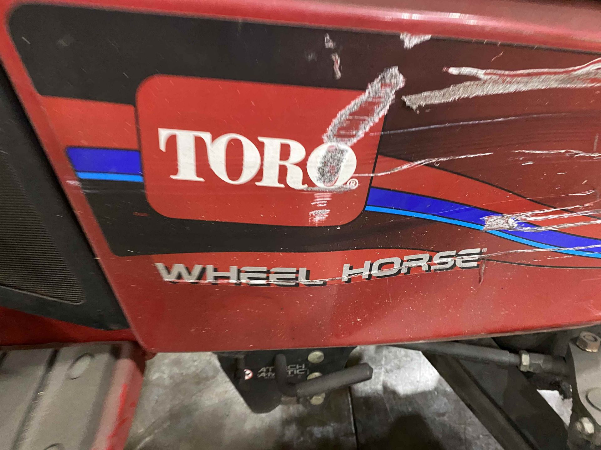 TORO WHEEL HORSE Lawn & Gardner Tractor - Image 5 of 5