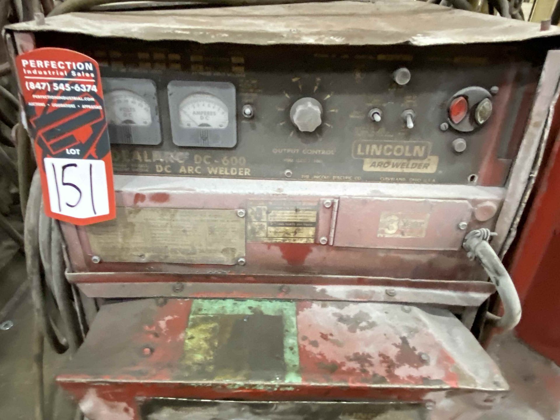 LINCOLN IDEALARC DC-600 Arc Welder, s/n AC672078, w/ LINCOLN LN-9 Wire Feed and Boom - Image 2 of 5