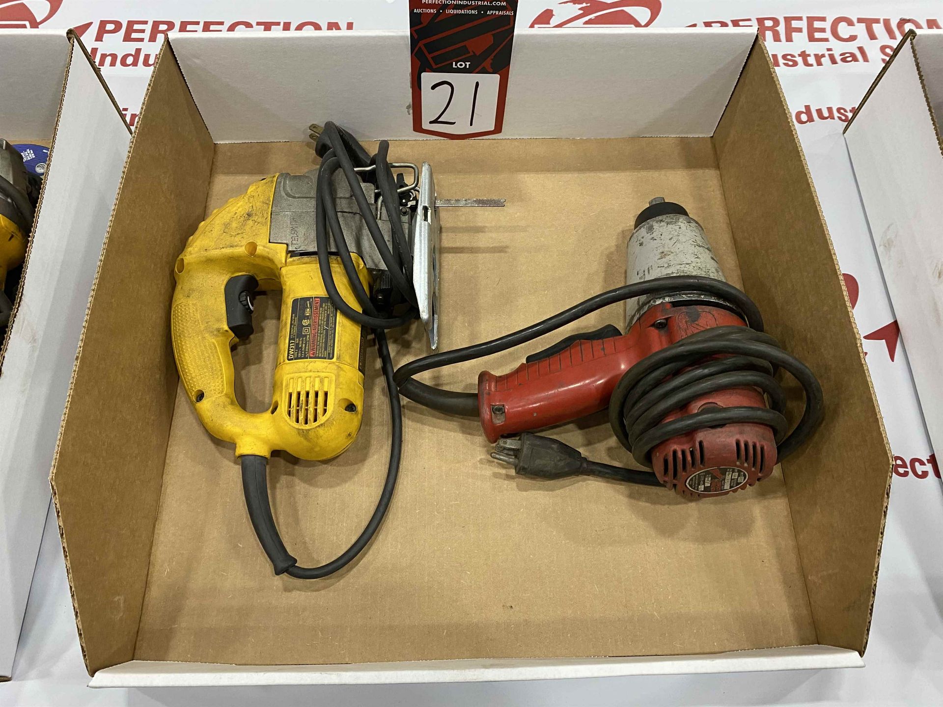 Lot Comprising (1) MILWAUKEE 1/2" impact Wrench and (1) DEWALT Jigsaw