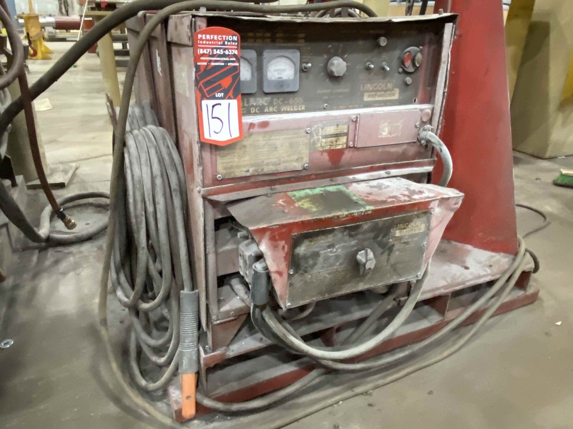 LINCOLN IDEALARC DC-600 Arc Welder, s/n AC672078, w/ LINCOLN LN-9 Wire Feed and Boom