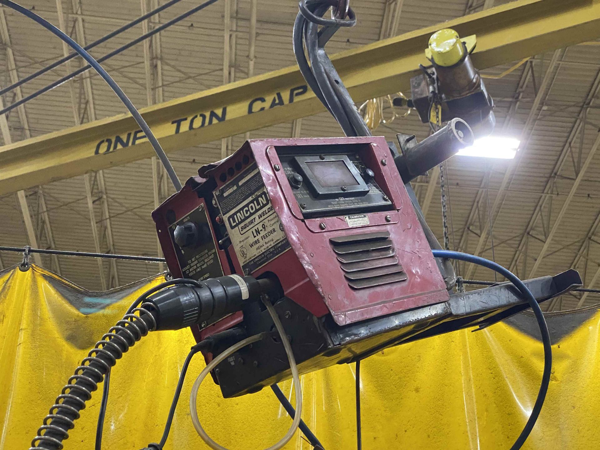 LINCOLN IDEALARC DC-600 Arc Welder, s/n AC672078, w/ LINCOLN LN-9 Wire Feed and Boom - Image 4 of 5