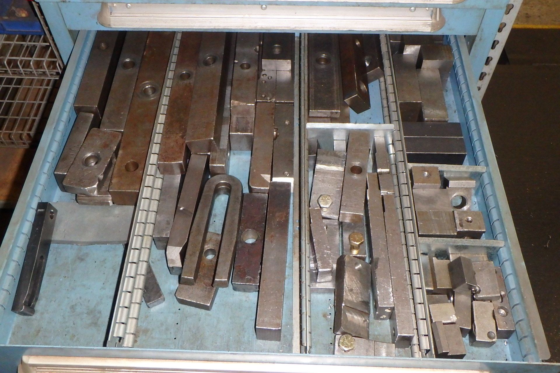 Lot Comprising Horizontal Cutters, Spacers, Tapers, (1) LYON 5-Drawer Cabinet, w/ Contents of Hold - Image 5 of 7