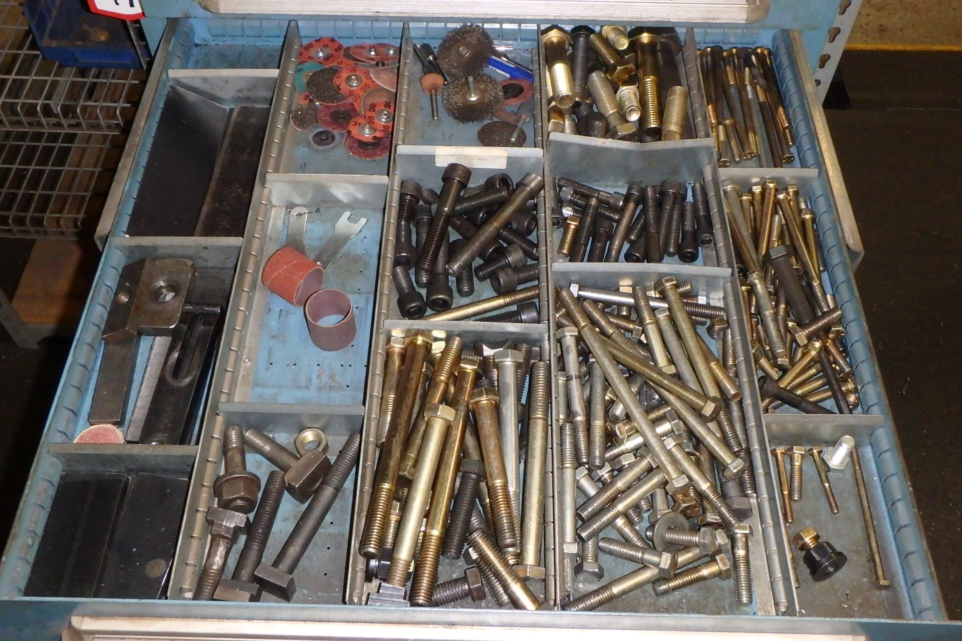 Lot Comprising Horizontal Cutters, Spacers, Tapers, (1) LYON 5-Drawer Cabinet, w/ Contents of Hold - Image 4 of 7