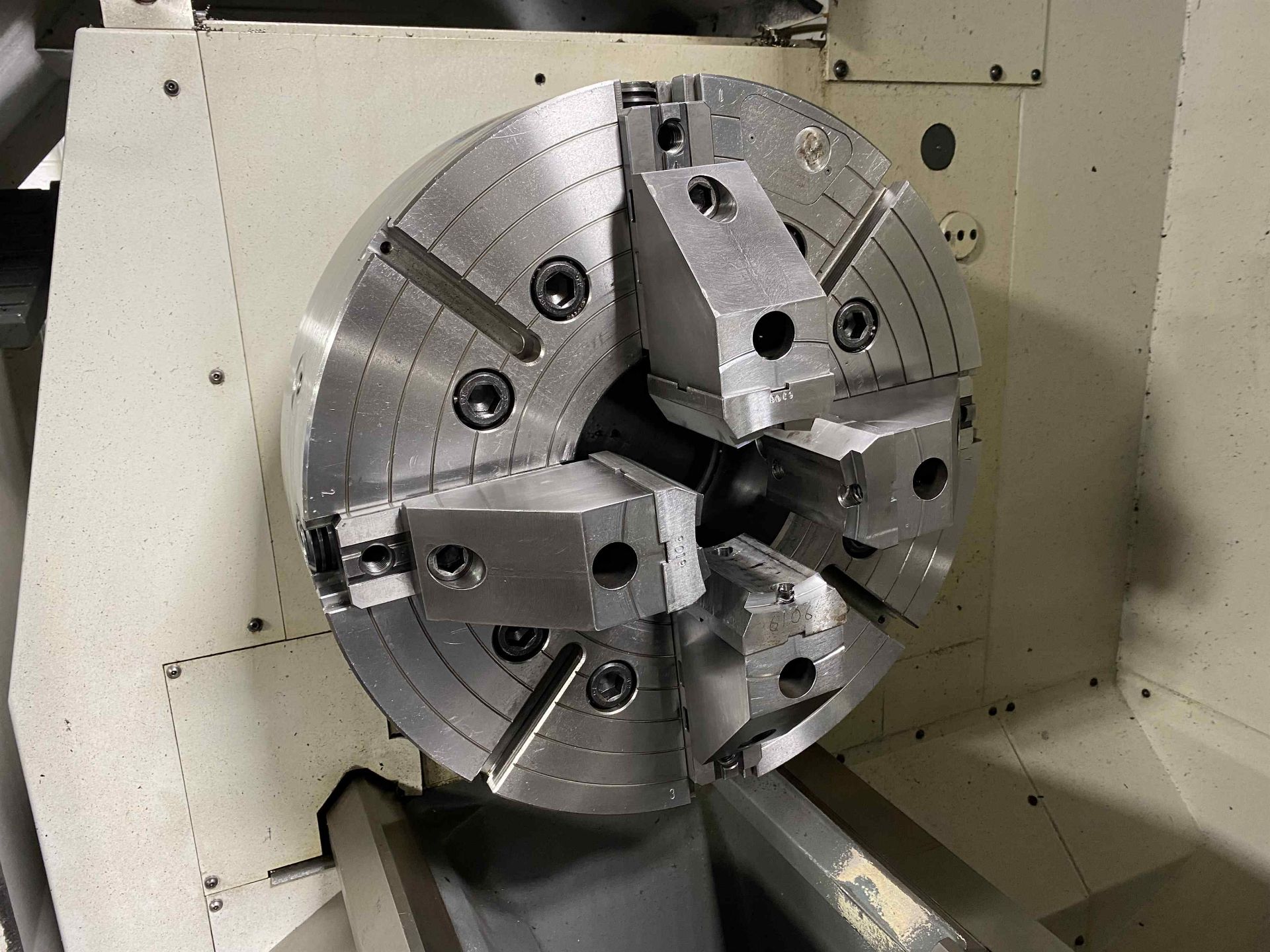 2015 WEILER E70 Cycle-Controlled Lathe, s/n KG01, w/ WEILER Control, (2) 21" 4-Jaw Chucks, 80" Cente - Image 3 of 9