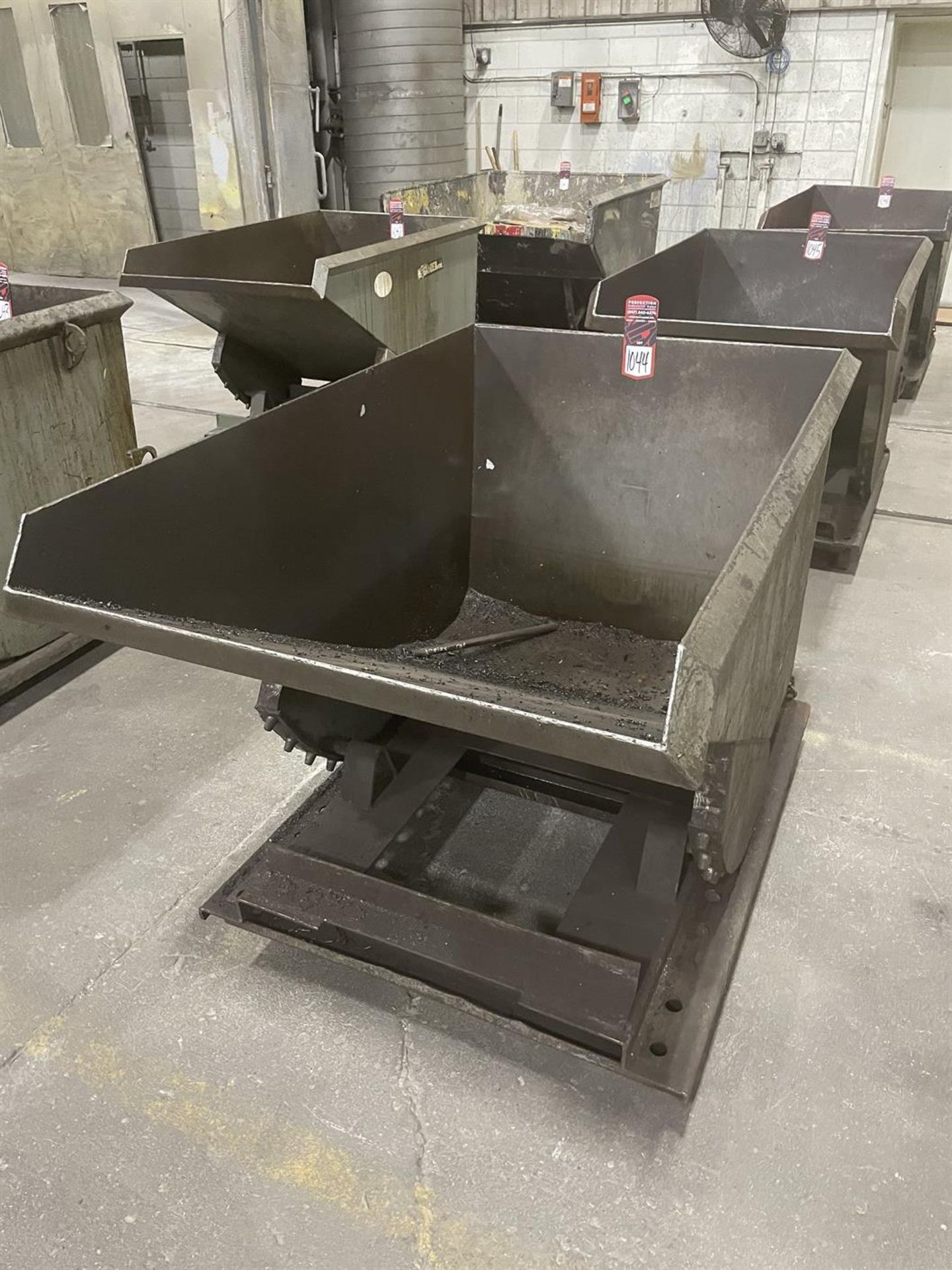 1/2-Cubic Yard Self Dumping Hopper