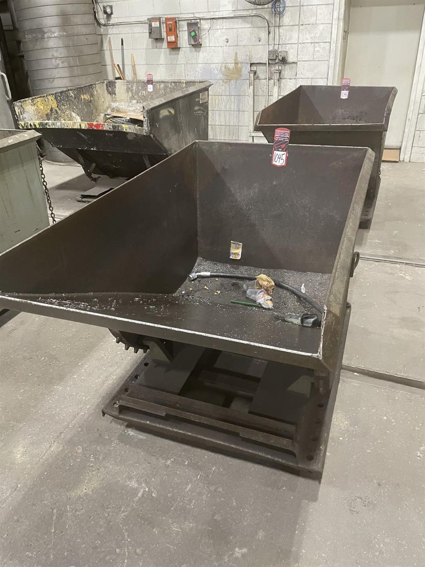 1/2-Cubic Yard Self Dumping Hopper